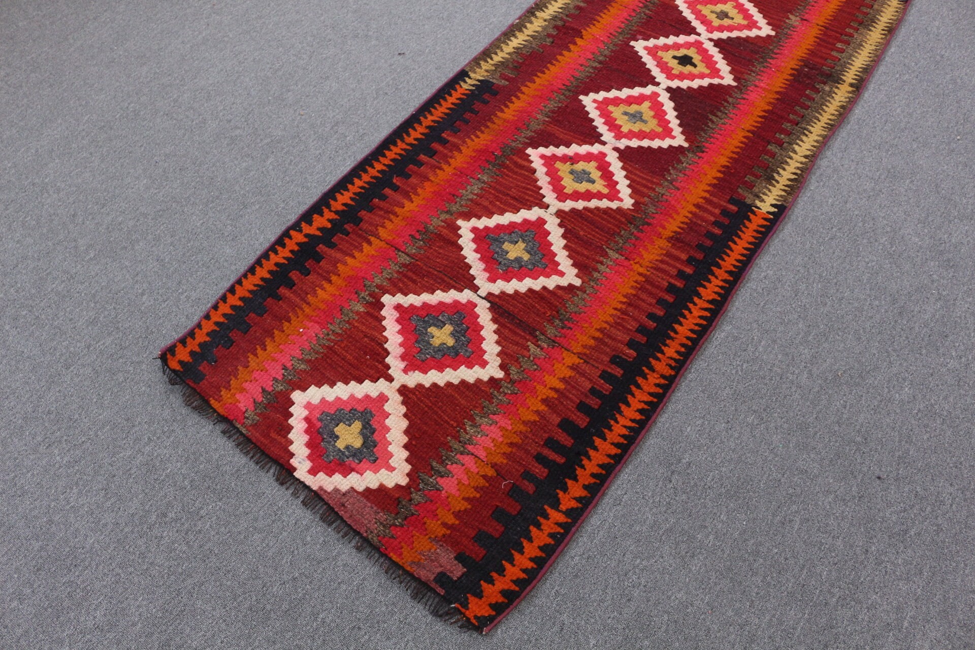 Yün Halı, Kırmızı Anadolu Halısı, Koşucu Halıları, Vintage Halı, 2.6x8.5 ft Koşucu Halısı, Yatak Odası Halısı, Koridor Halısı, Koridor Halıları, Türk Halısı