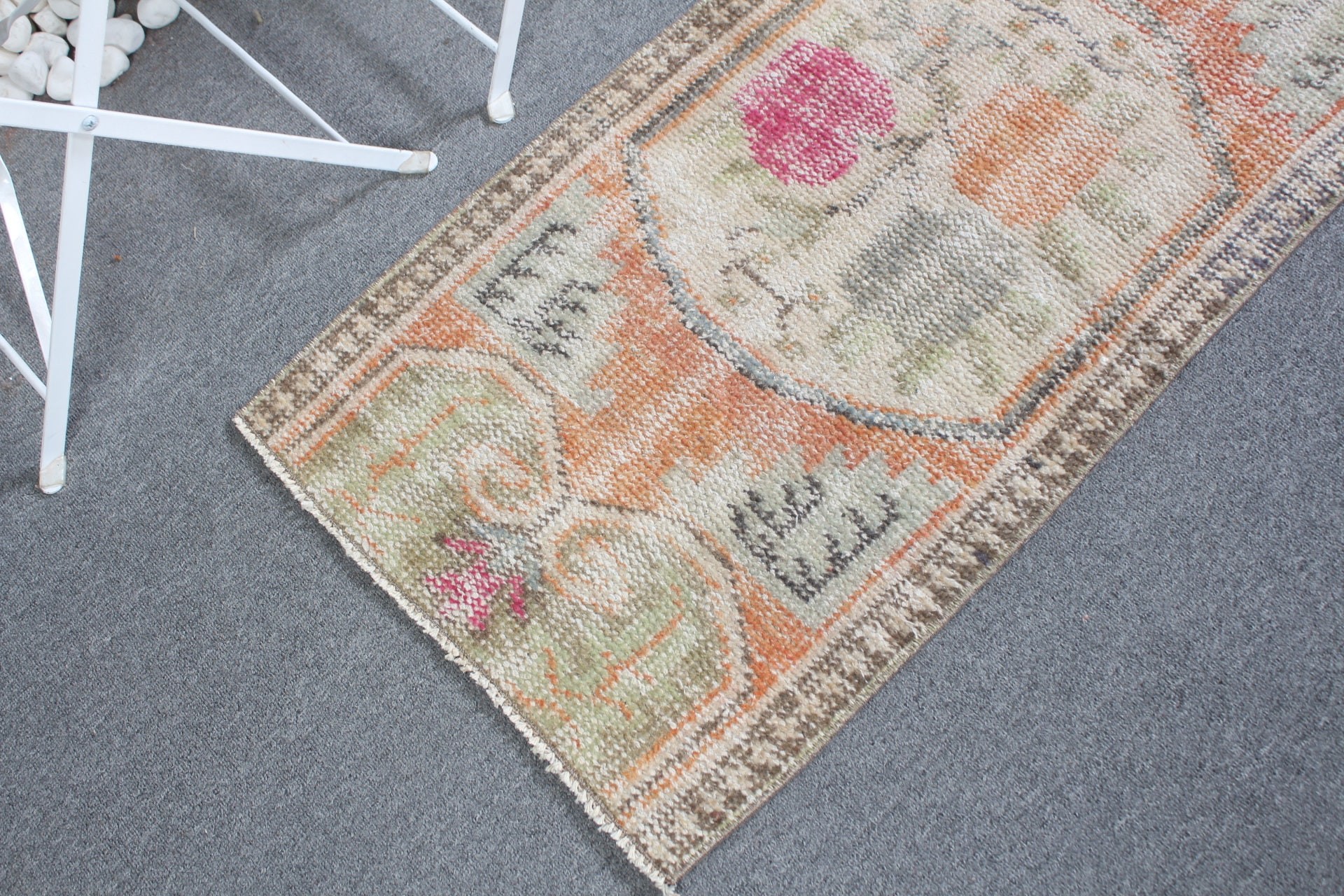 Türk Halıları, Vintage Halılar, 1.8x3.5 ft Küçük Halı, Ev Dekor Halıları, Oushak Halı, Bej Ev Dekor Halıları, Çocuk Halısı, Duvar Asılı Halı