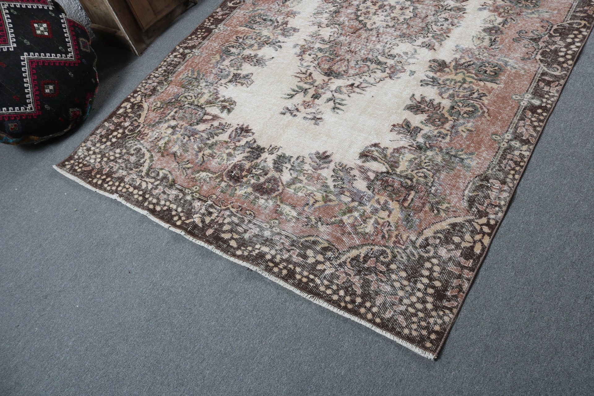 Turkish Rug, Vintage Rugs, Salon Rug, Dining Room Rugs, Statement Rugs, Oriental Rug, 5.7x8.4 ft Large Rugs, Boho Rugs, Brown Bedroom Rug