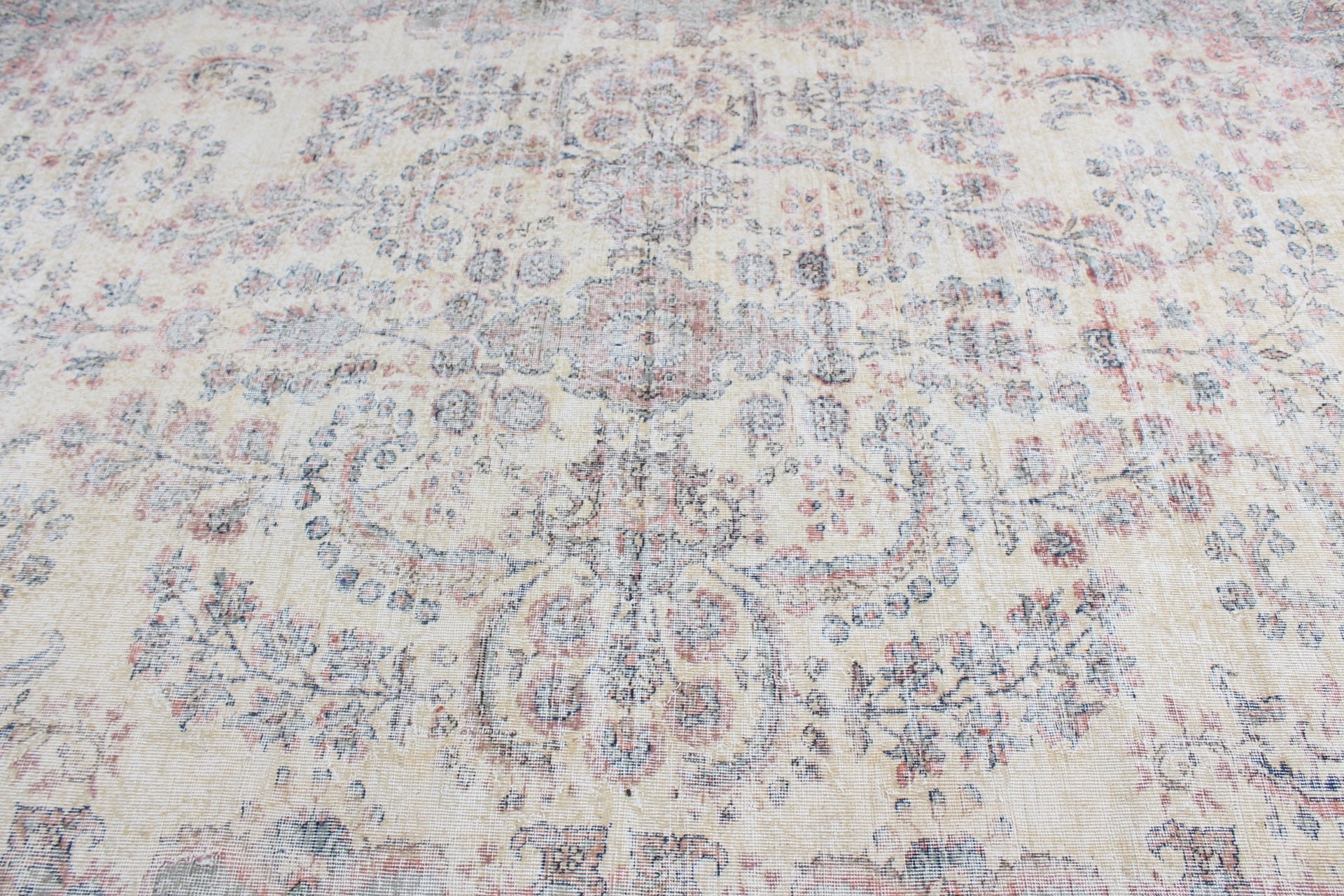 Vintage Rug, Living Room Rugs, Home Decor Rugs, Turkish Rug, Salon Rug, 7.9x10.7 ft Oversize Rug, Beige Antique Rug, Old Rug