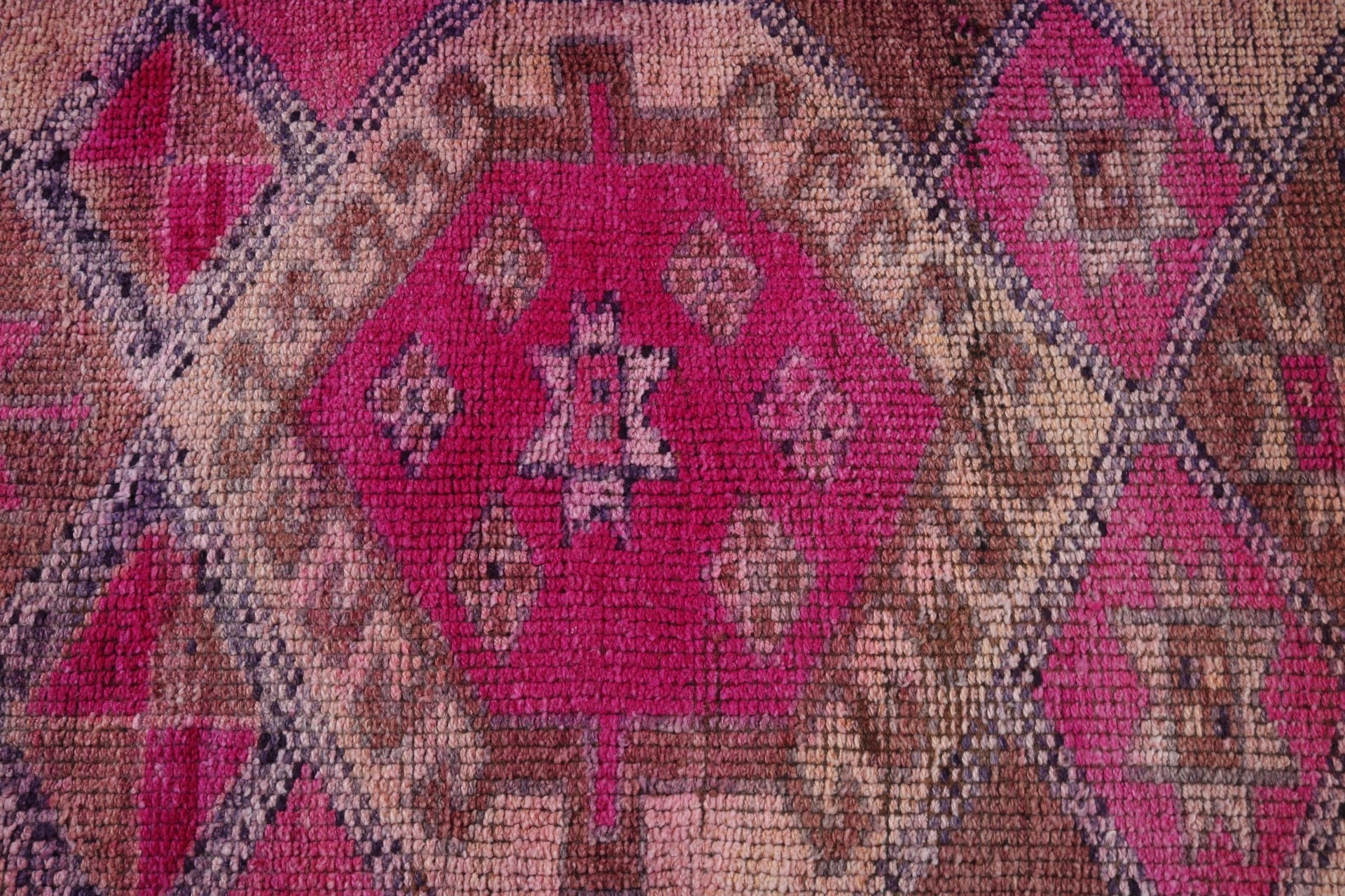 Yün Halı, Uzun Yolluk Halıları, Türk Halısı, Pembe Nötr Halı, Oryantal Halı, Mutfak Halıları, Runner Halıları, 2.7x11 ft Runner Halıları, Vintage Halı