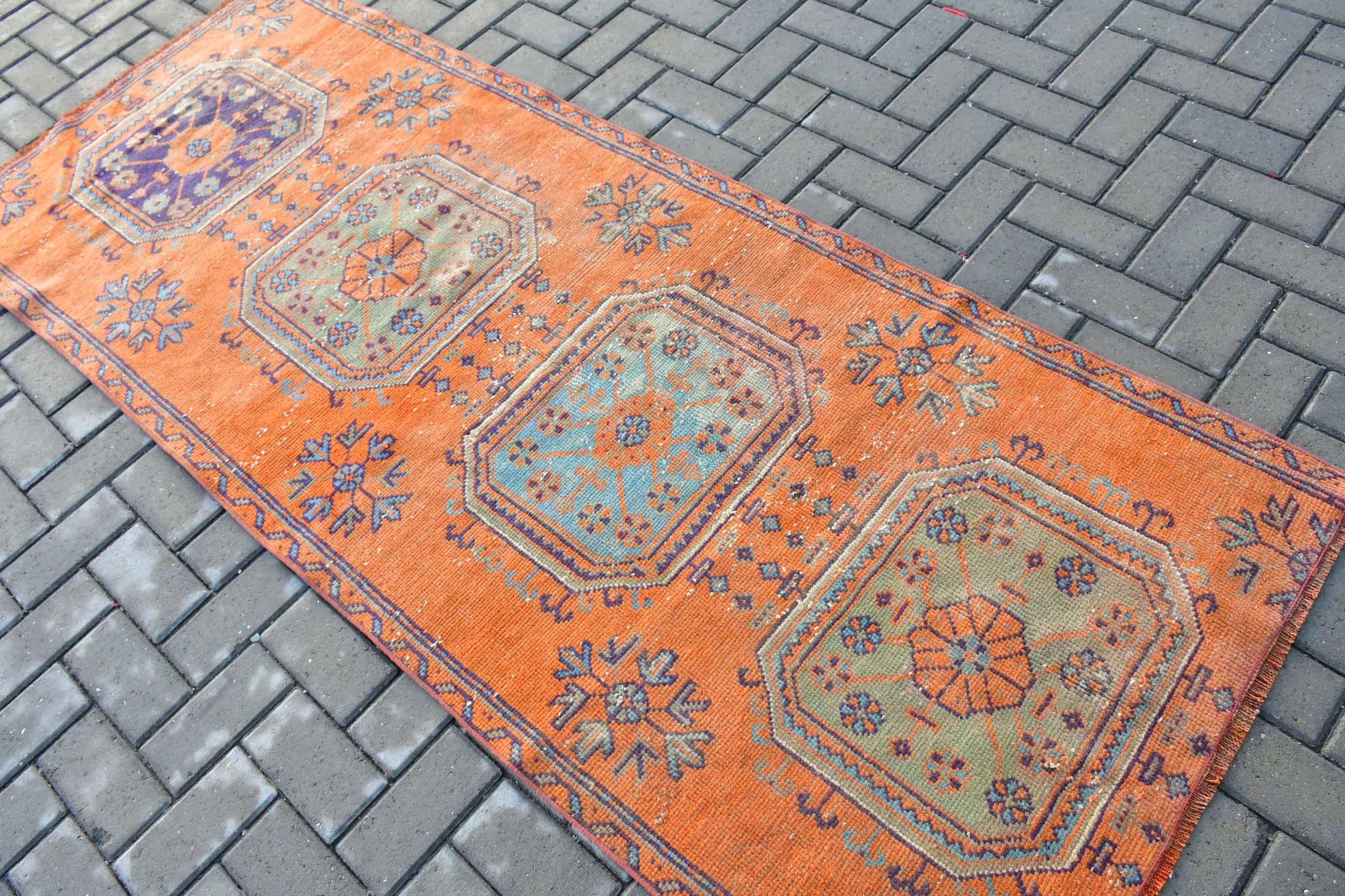 Turuncu Anadolu Halısı, Vintage Halılar, Çocuk Halısı, Göçebe Halısı, Yatak Odası Halıları, Türk Halısı, Ev Dekor Halısı, 3.1x7.7 ft Accent Halısı, Yün Halıları