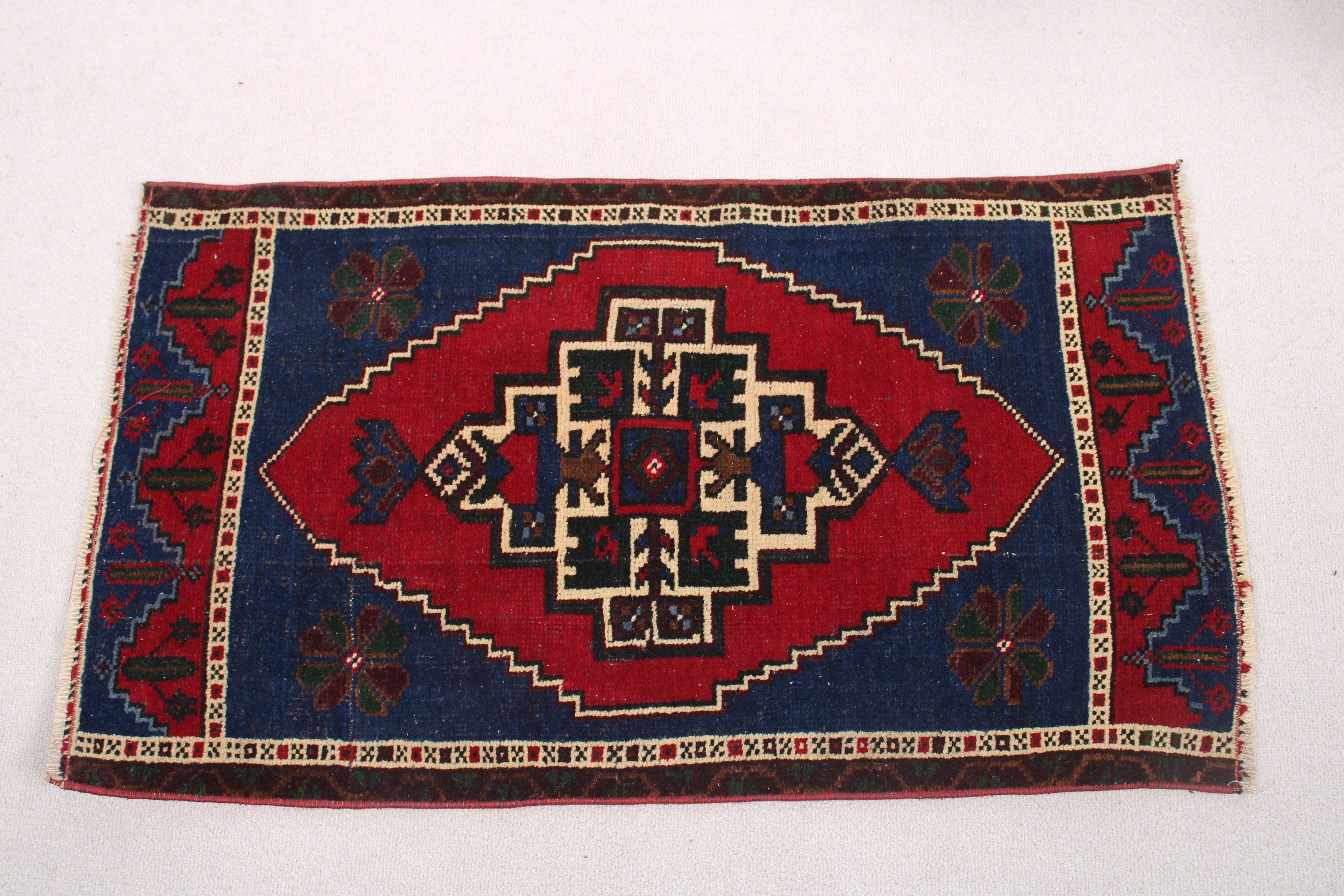 Kırmızı Açıklama Halıları, Küçük Alan Halıları, Türk Halıları, Vintage Halı, Yatak Odası Halısı, 1.8x3 ft Küçük Halı, Lüks Halı, Banyo Halıları, Çocuk Halıları