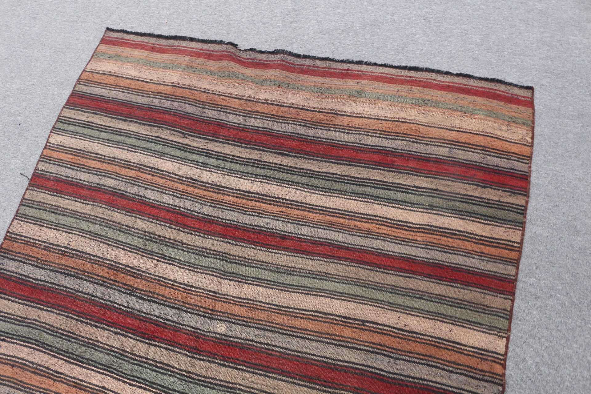 Mutfak Halısı, 4.6x5.1 ft Aksan Halısı, Türk Halısı, Kilim, Çocuk Halıları, Fas Halıları, Boho Halısı, Vintage Halı, Gökkuşağı Havalı Halıları