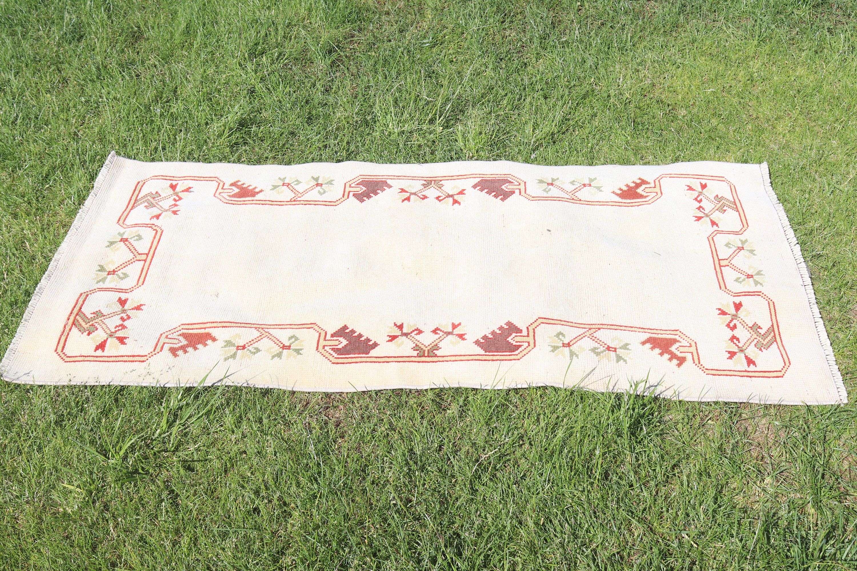 Bej Mutfak Halısı, 2.5x4.7 ft Küçük Halılar, Vintage Halılar, Paspas Halısı, Türk Halıları, Küçük Vintage Halılar, Mutfak Halısı, Oushak Halısı