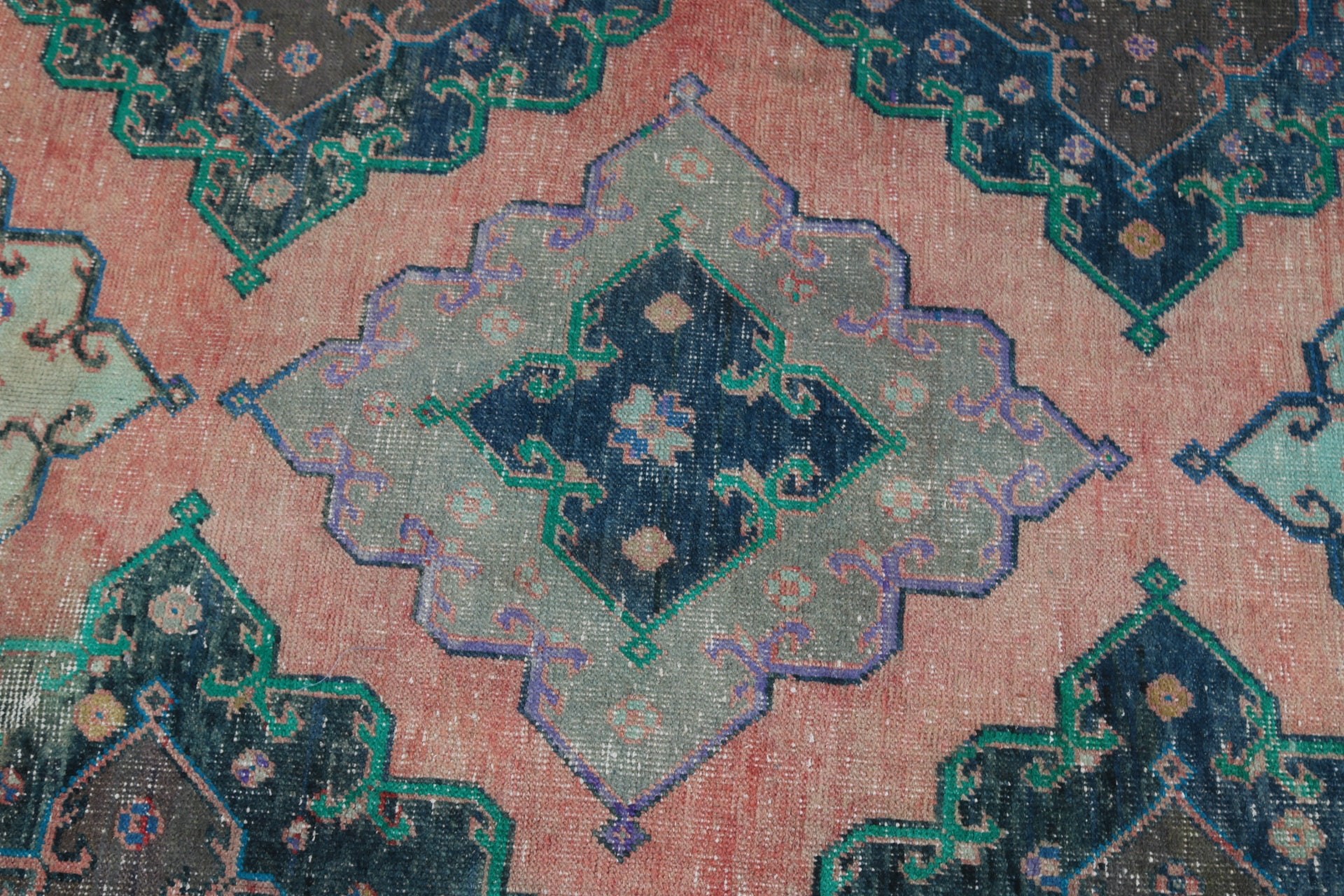 Antika Halı, Vintage Halılar, Koridor Halıları, Mutfak Halıları, 2,9x11,3 ft Yolluk Halıları, Türk Halıları, Anadolu Halıları, Kırmızı Geometrik Halı