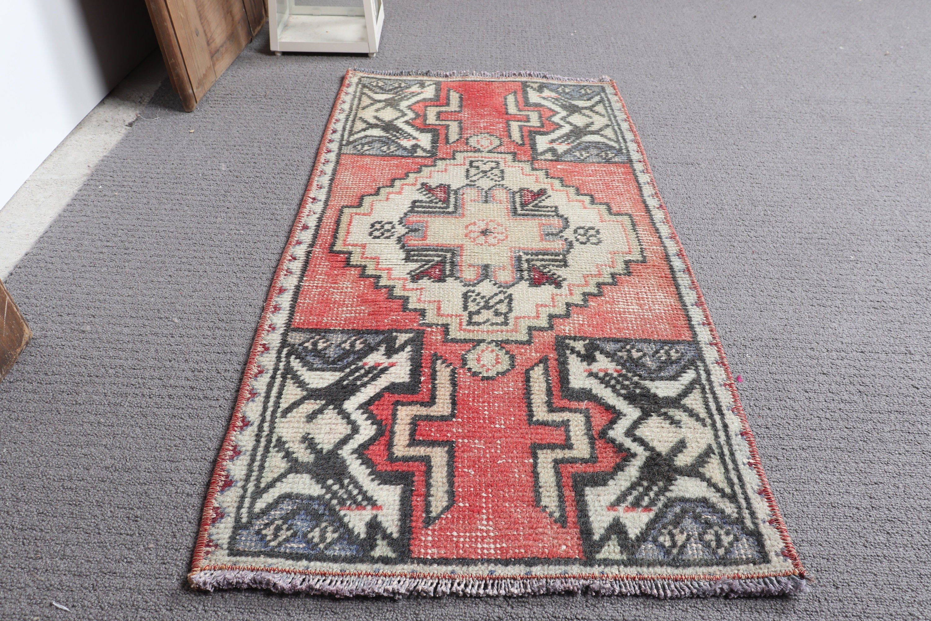 Vintage Halılar, Yatak Odası Halıları, Kırmızı Antika Halı, Mutfak Halısı, 1.3x2.7 ft Küçük Halı, Giriş Halısı, Türk Halısı, Oryantal Halı, Antika Halı