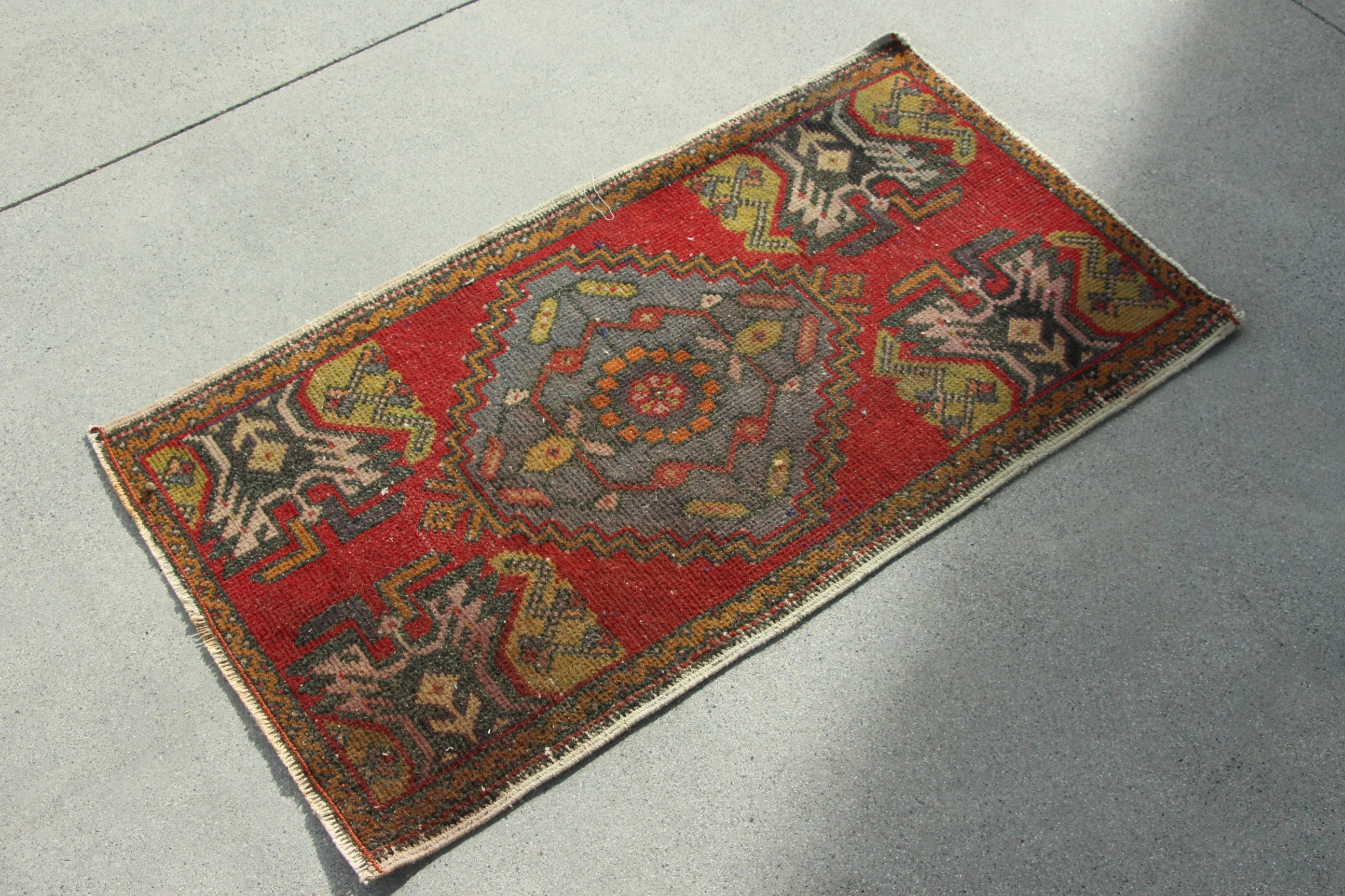 Giriş Halıları, Türk Halısı, Küçük Vintage Halı, Yatak Odası Halısı, 1.7x3 ft Küçük Halı, Ev Dekor Halısı, Giriş Halısı, Vintage Halı, Kırmızı El Dokuma Halı