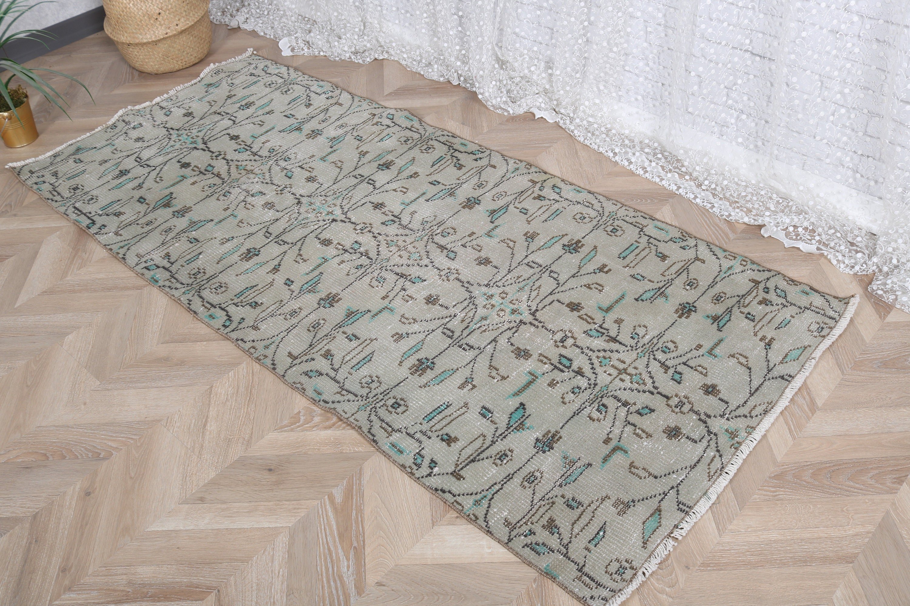 Açıklama Halısı, Vintage Halı, Türk Halıları, Gri Ev Dekorasyonu Halısı, Vintage Vurgulu Halılar, Estetik Halı, Anadolu Halıları, 2.9x6.7 ft Accent Halılar