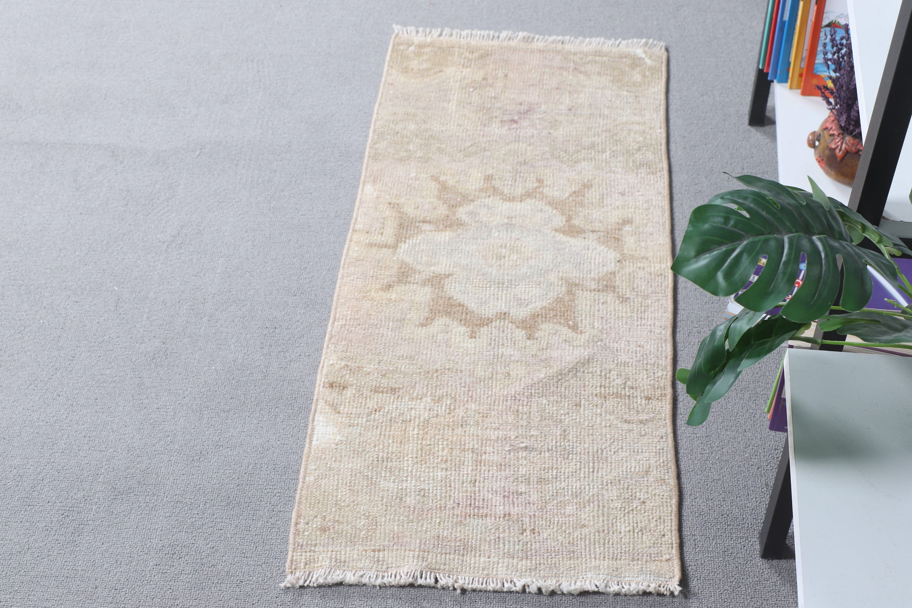 Turkish Rug, Oriental Rugs, Home Decor Rug, Entry Rug, Retro Rugs, Vintage Rugs, Bedroom Rug, Beige  1.3x2.9 ft Small Rug