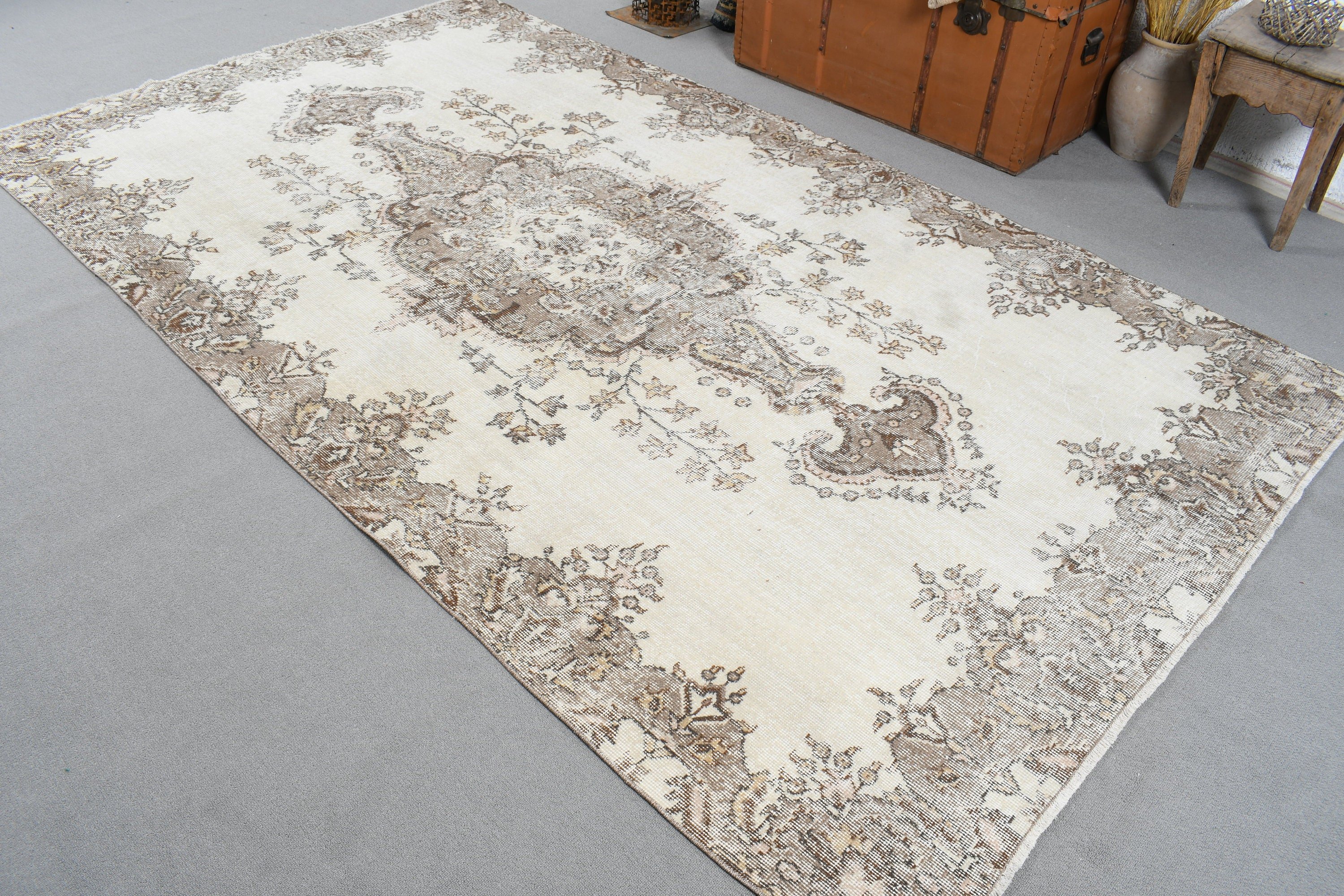 Vintage Rug, Beige Wool Rug, Bedroom Rug, 5.5x9.6 ft Large Rugs, Cool Rugs, Artistic Rugs, Large Vintage Rugs, Moroccan Rugs, Turkish Rug