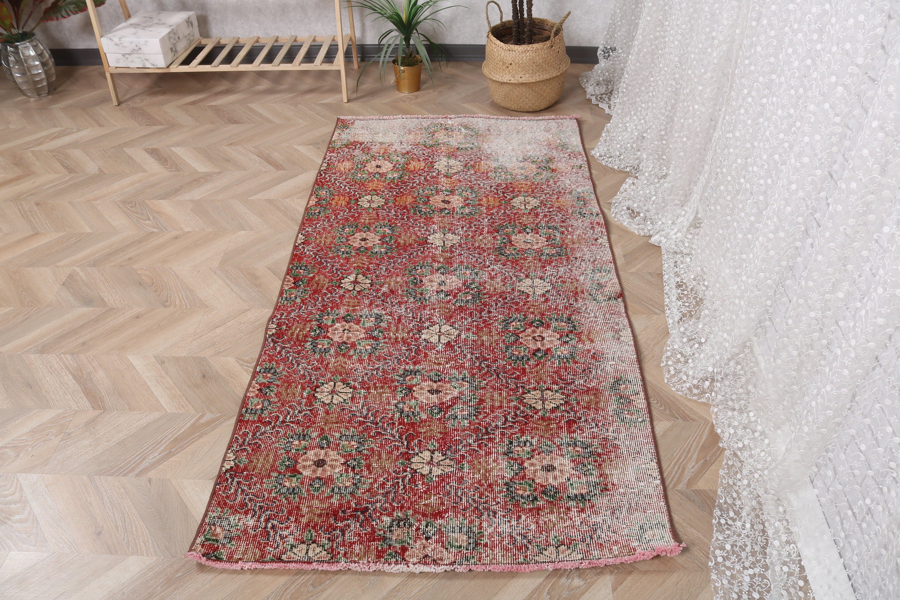 Vintage Halı, Giriş Halıları, Mutfak Halıları, Kırmızı Soğuk Halı, Çocuk Halıları, Türk Halıları, Anadolu Halıları, 3.1x6.4 ft Vurgu Halısı, Oryantal Halı