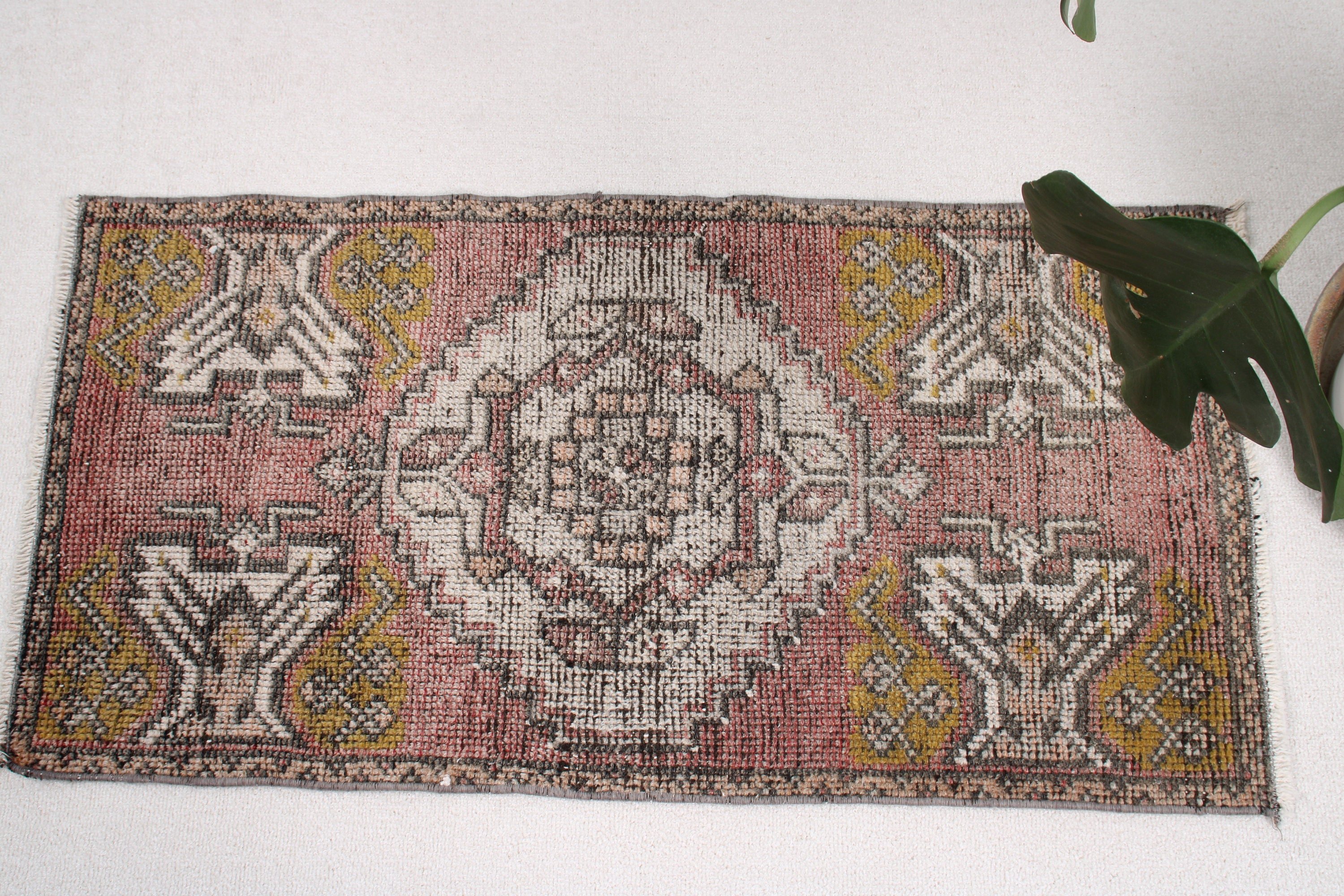 Kapı Paspas Halıları, Vintage Halı, Anadolu Halısı, Mor Açıklama Halısı, Yer Halısı, Türk Halıları, 1.5x3.1 ft Küçük Halılar, Giriş Halıları, Aztek Halıları