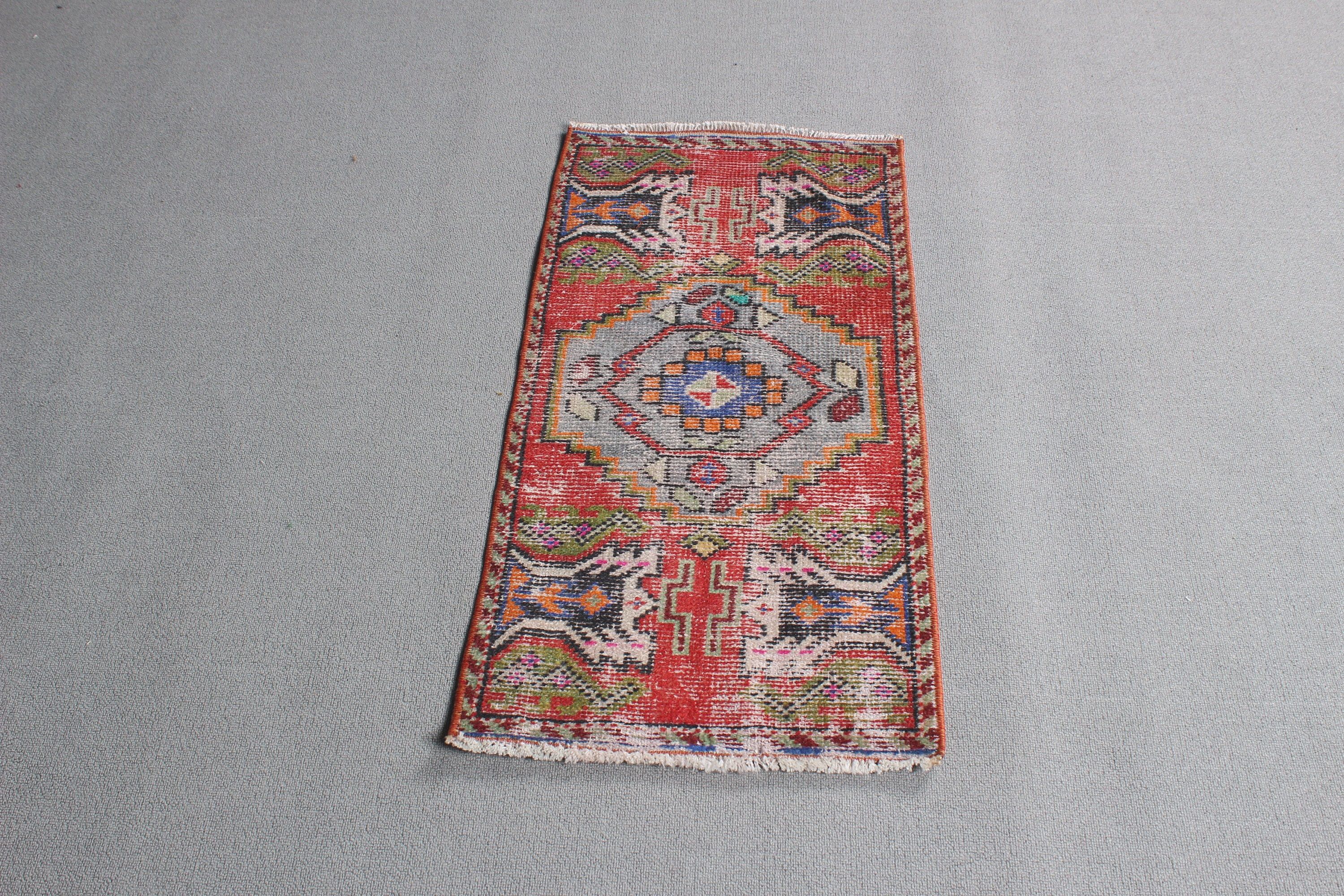 Küçük Vintage Halılar, 1.5x3.1 ft Küçük Halı, Fas Halısı, Vintage Halılar, Araba Paspas Halıları, Yatak Odası Halıları, Türk Halıları, Yer Halısı, Kırmızı Antika Halılar