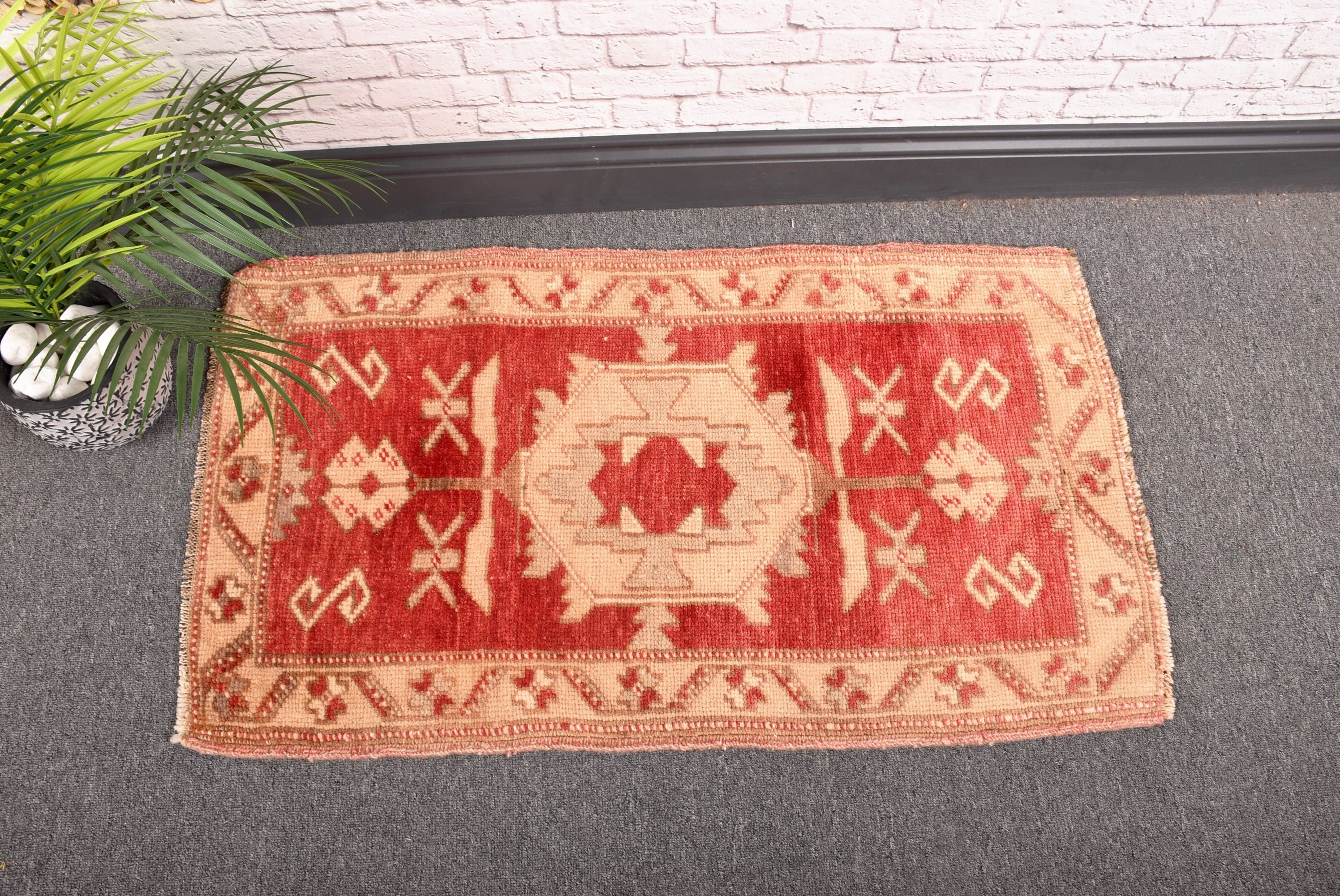 Vintage Rugs, Small Vintage Rug, Modern Rug, Bedroom Rug, Turkish Rugs, Bathroom Rugs, Red Handwoven Rug, 1.8x3.2 ft Small Rug, Floor Rug