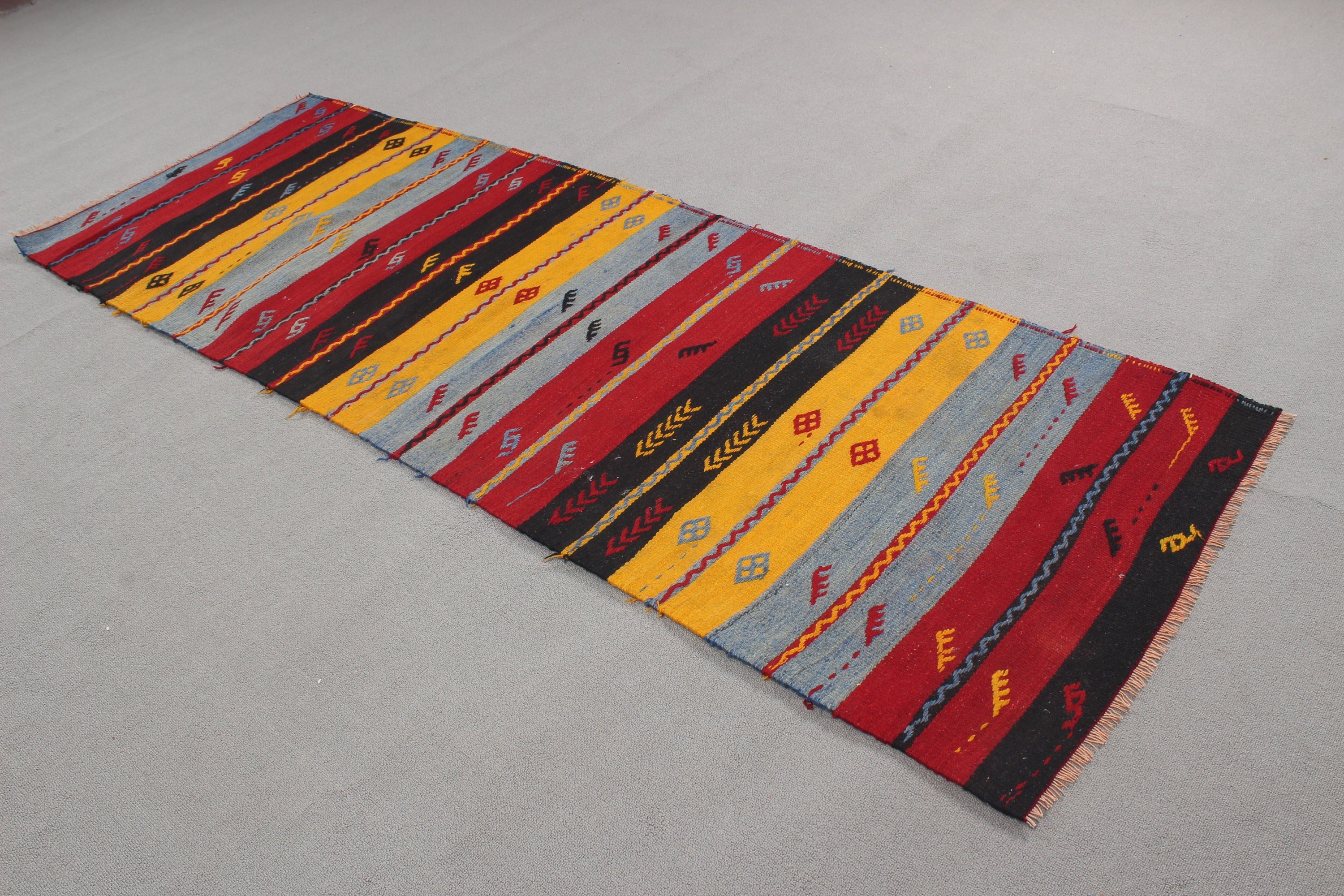 Merdiven Halısı, Türk Halıları, Vintage Halı, 2.6x7.8 ft Koşucu Halısı, Uzun Yolluk Halısı, Oryantal Halılar, Fas Halıları, Sarı Oushak Halıları, Kilim