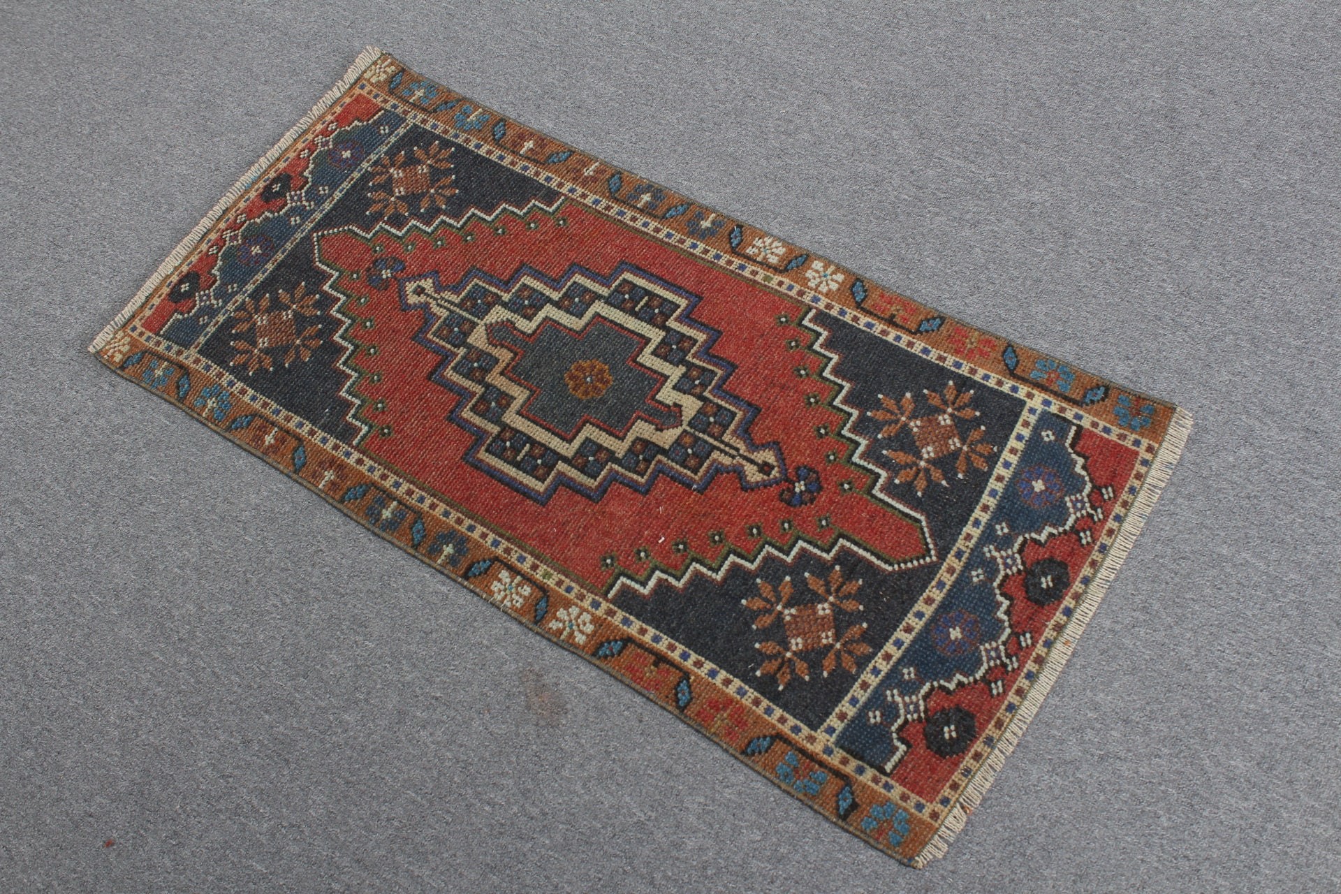 Türk Halısı, 1.8x3.6 ft Küçük Halı, Duvara Asılı Halı, Banyo Halısı, Kırmızı Oryantal Halılar, Yatak Odası Halıları, Estetik Halı, Vintage Halı