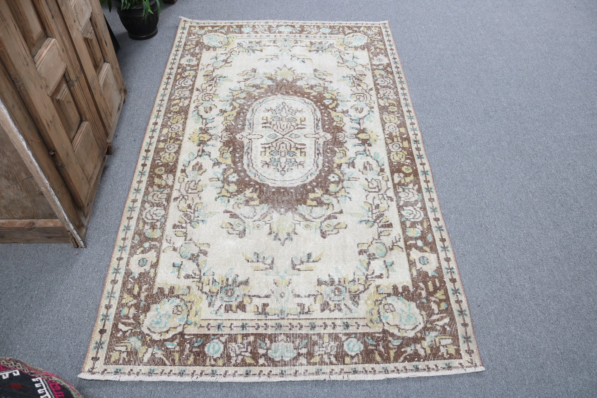 Oushak Rug, Bedroom Rugs, Traditional Rug, Decorative Rugs, Turkish Rugs, Beige Luxury Rugs, Vintage Rug, Cool Rugs, 3.7x6.4 ft Accent Rugs