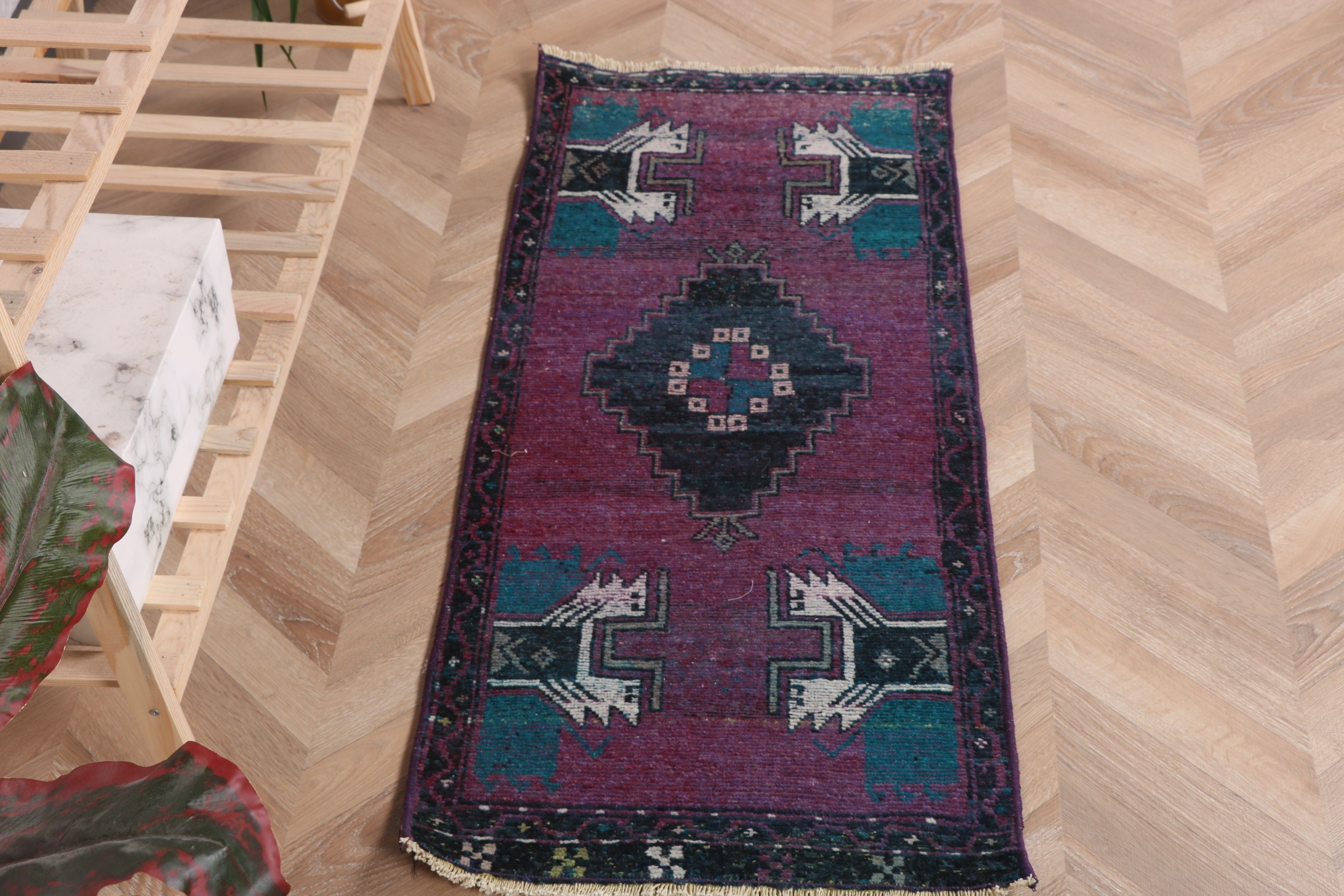 Küçük Boho Halı, El Dokuma Halı, Araba Paspas Halıları, 1.5x3.6 ft Küçük Halılar, Türk Halıları, Mor Açıklama Halısı, Fas Halıları, Vintage Halı