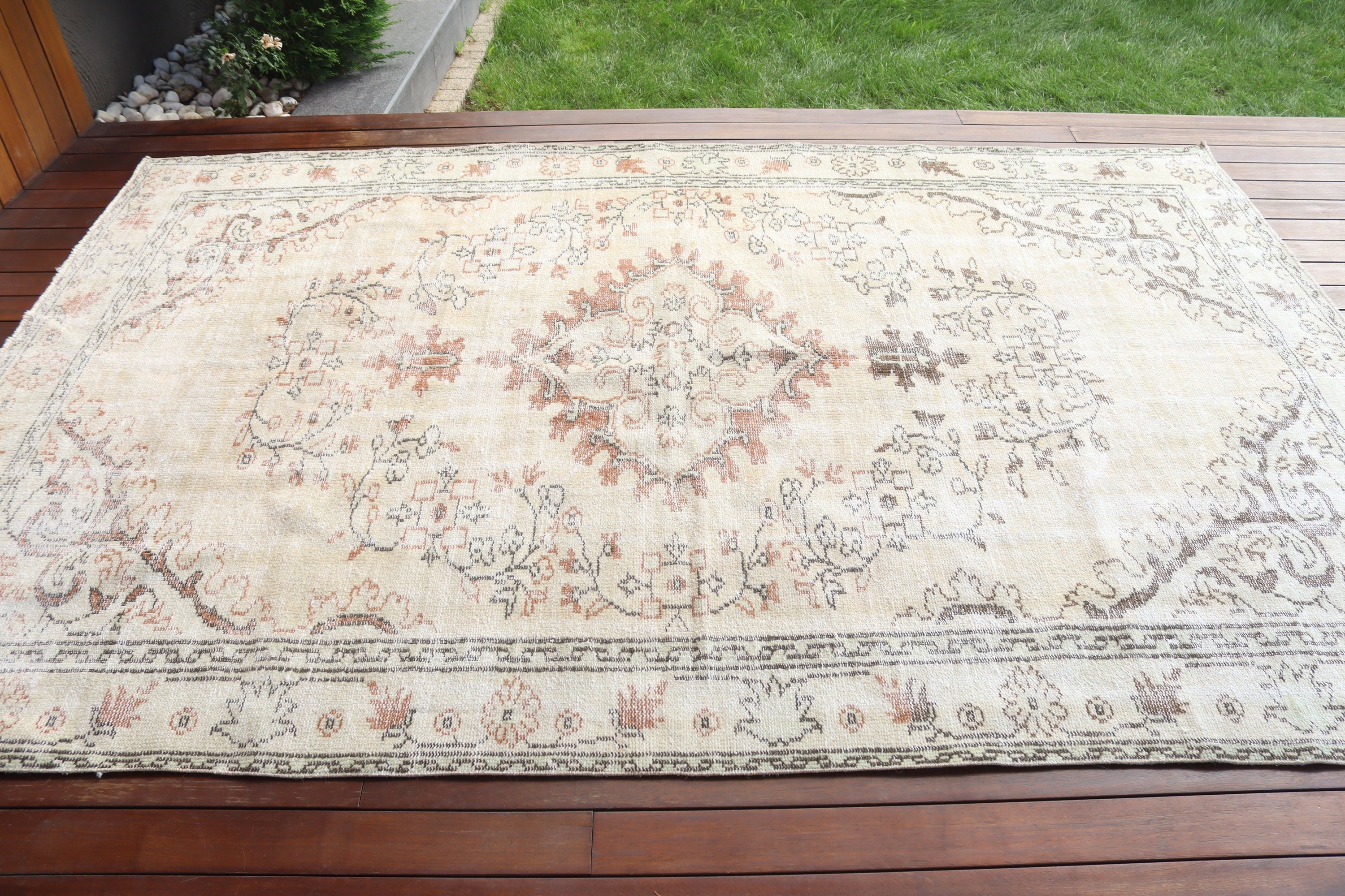 Antique Rug, Large Vintage Rug, Turkish Rug, 5.9x9 ft Large Rug, Living Room Rug, Vintage Rug, Boho Rug, White Statement Rug, Flatweave Rug