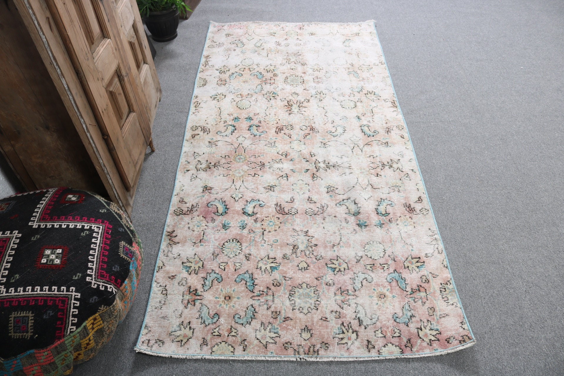 Türk Halısı, Giriş Halıları, Türkiye Halısı, Vintage Halı, Yatak Odası Halıları, Pembe Oushak Halıları, Anadolu Halıları, Açıklama Halıları, 3,3x6,9 ft Accent Halıları