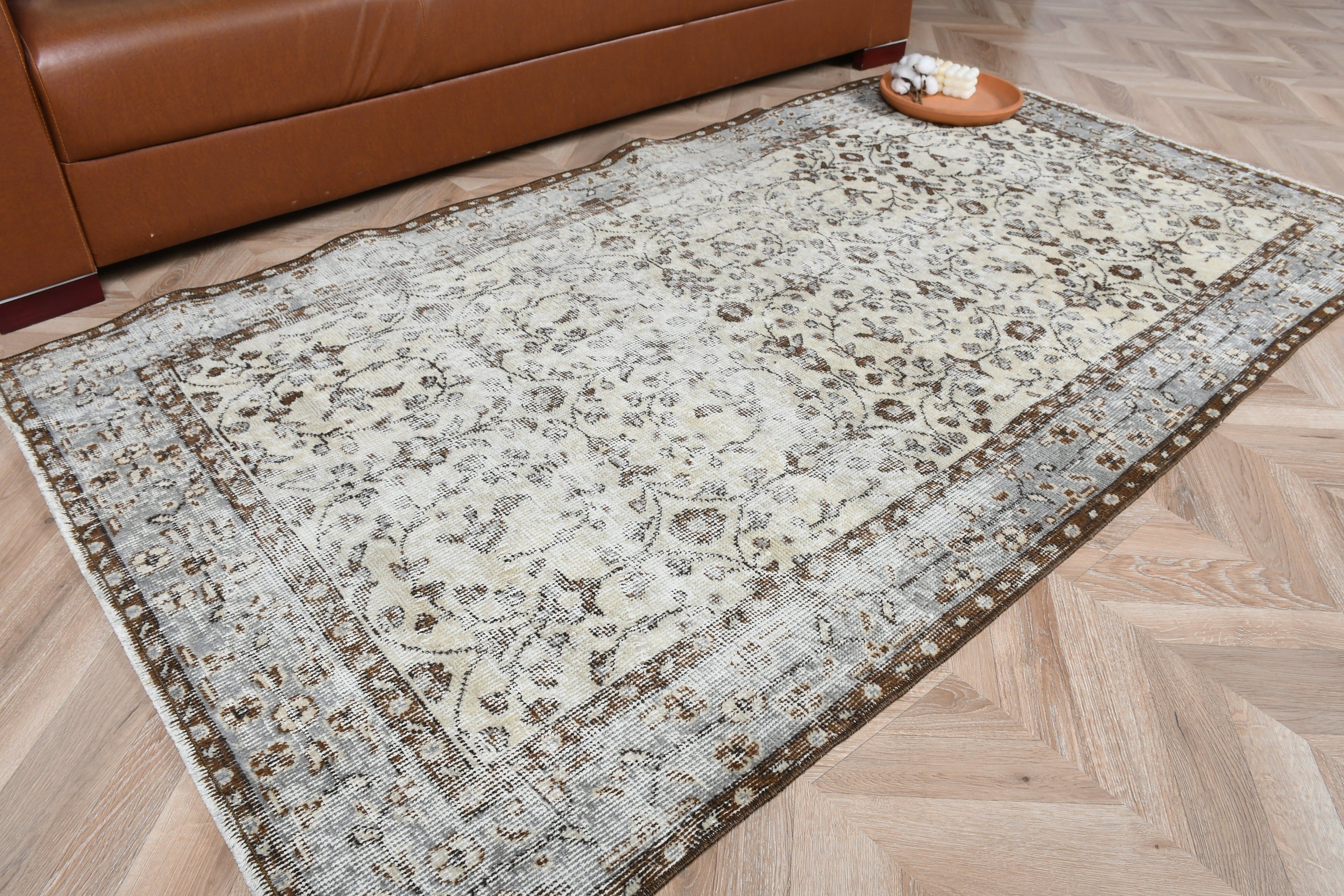 Vintage Rug, Turkish Rug, Brown Bedroom Rugs, Oriental Rug, Antique Rug, 3.7x6.8 ft Area Rug, Indoor Rug, Living Room Rugs, Distressed Rug