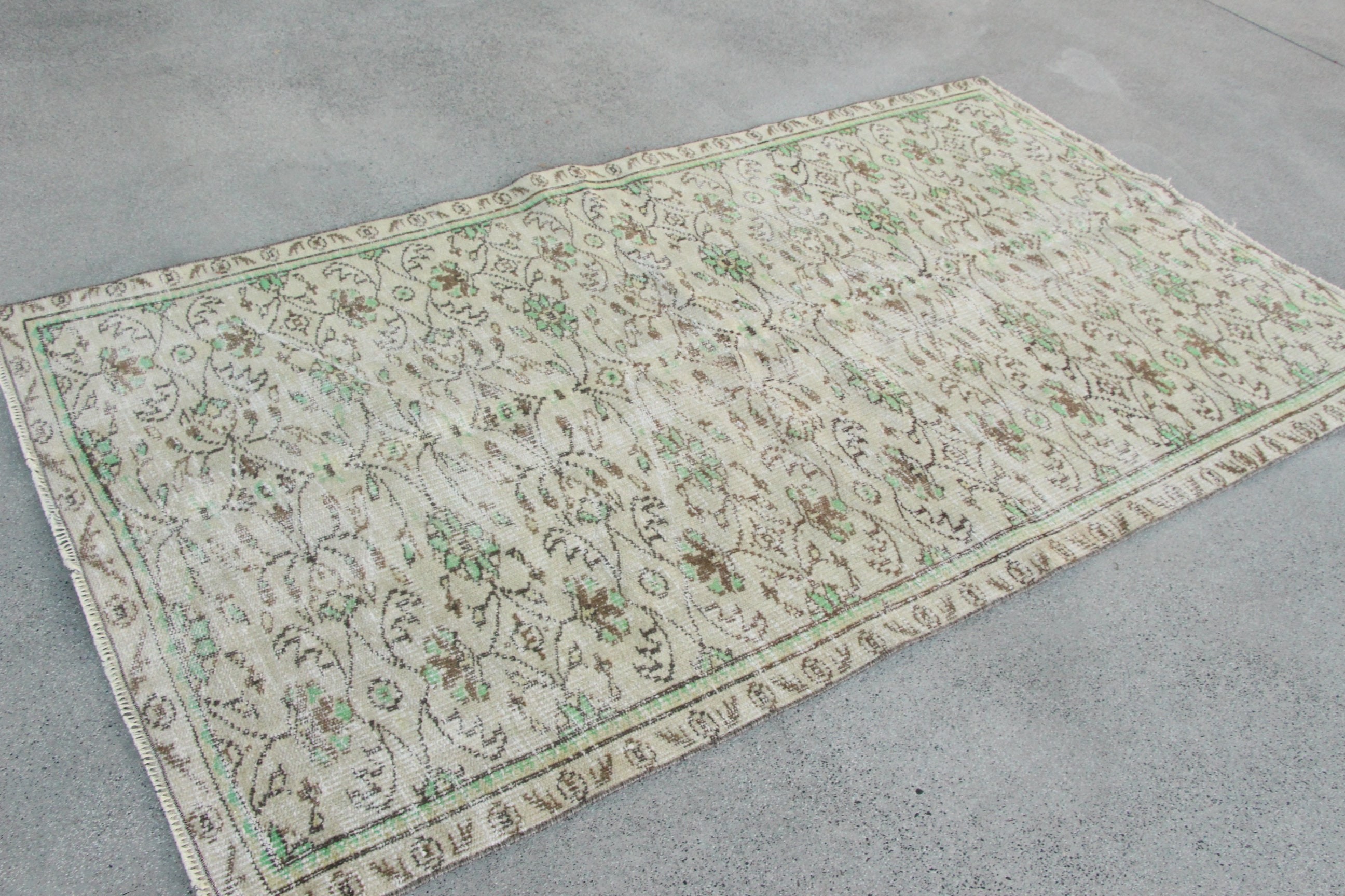 Yer Halıları, Türk Halıları, Yatak Odası Halısı, Bej Soğuk Halılar, Anadolu Halıları, 4.1x7.2 ft Alan Halıları, Çocuk Halıları, Vintage Halılar, Çocuk Odası Halıları