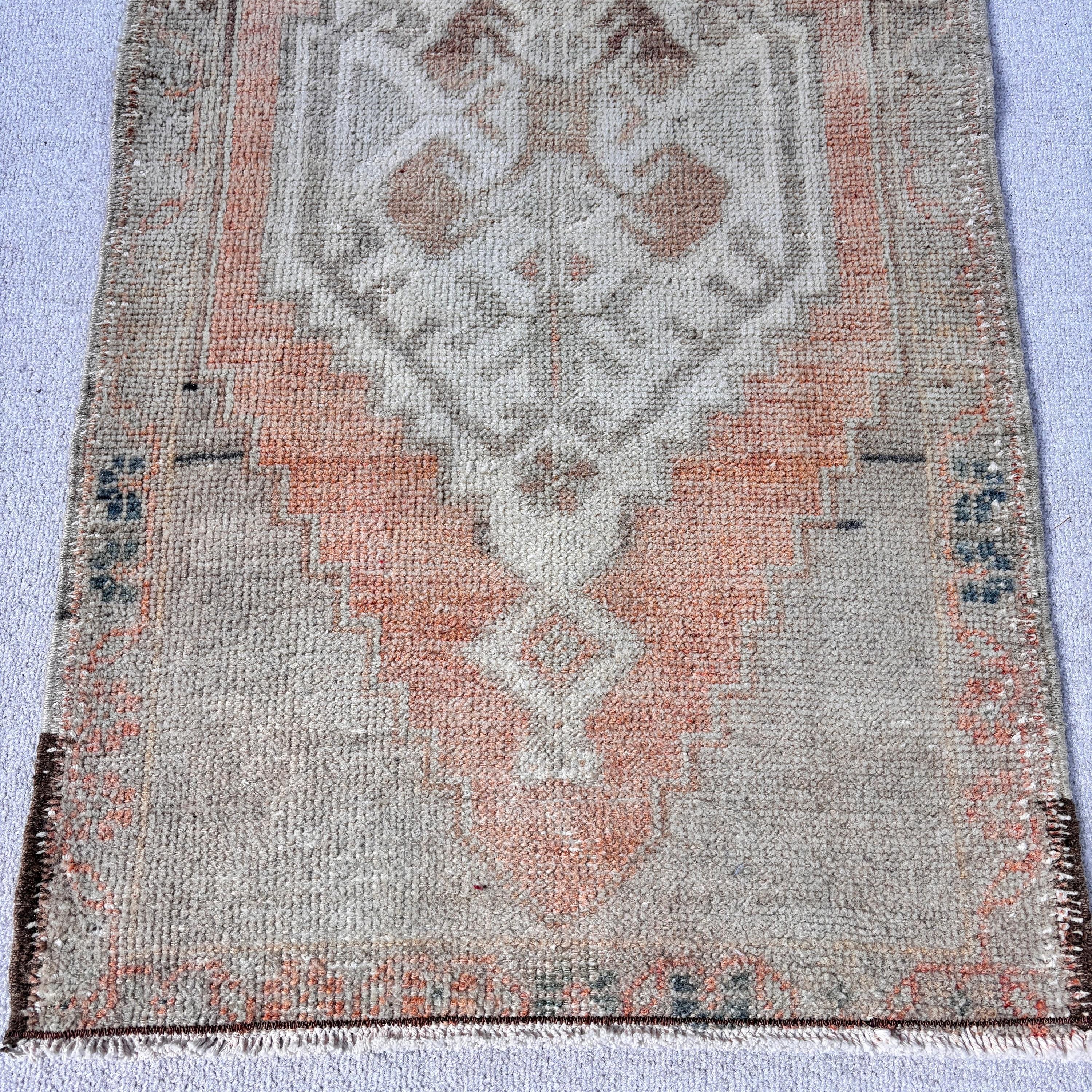 1.9x3.5 ft Küçük Halı, Türk Halısı, Paspas Halısı, Oryantal Halı, Banyo Halısı, Boho Halısı, Küçük Vintage Halılar, Bej Antika Halı, Vintage Halı