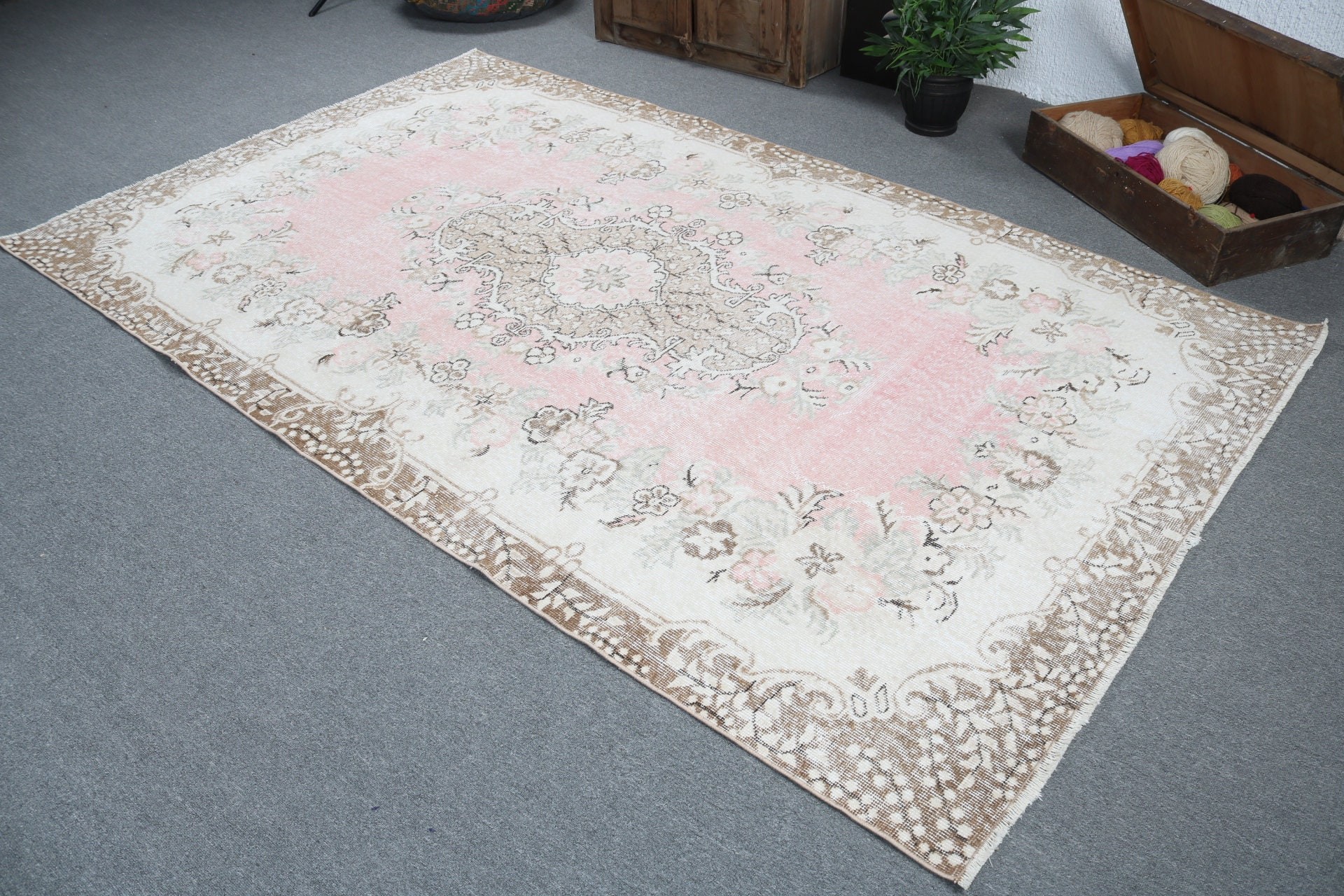 Bedroom Rug, 5.6x9.3 ft Large Rugs, Handmade Rug, Turkish Rug, Kitchen Rug, Neutral Rug, Living Room Rugs, Pink Statement Rugs, Vintage Rug