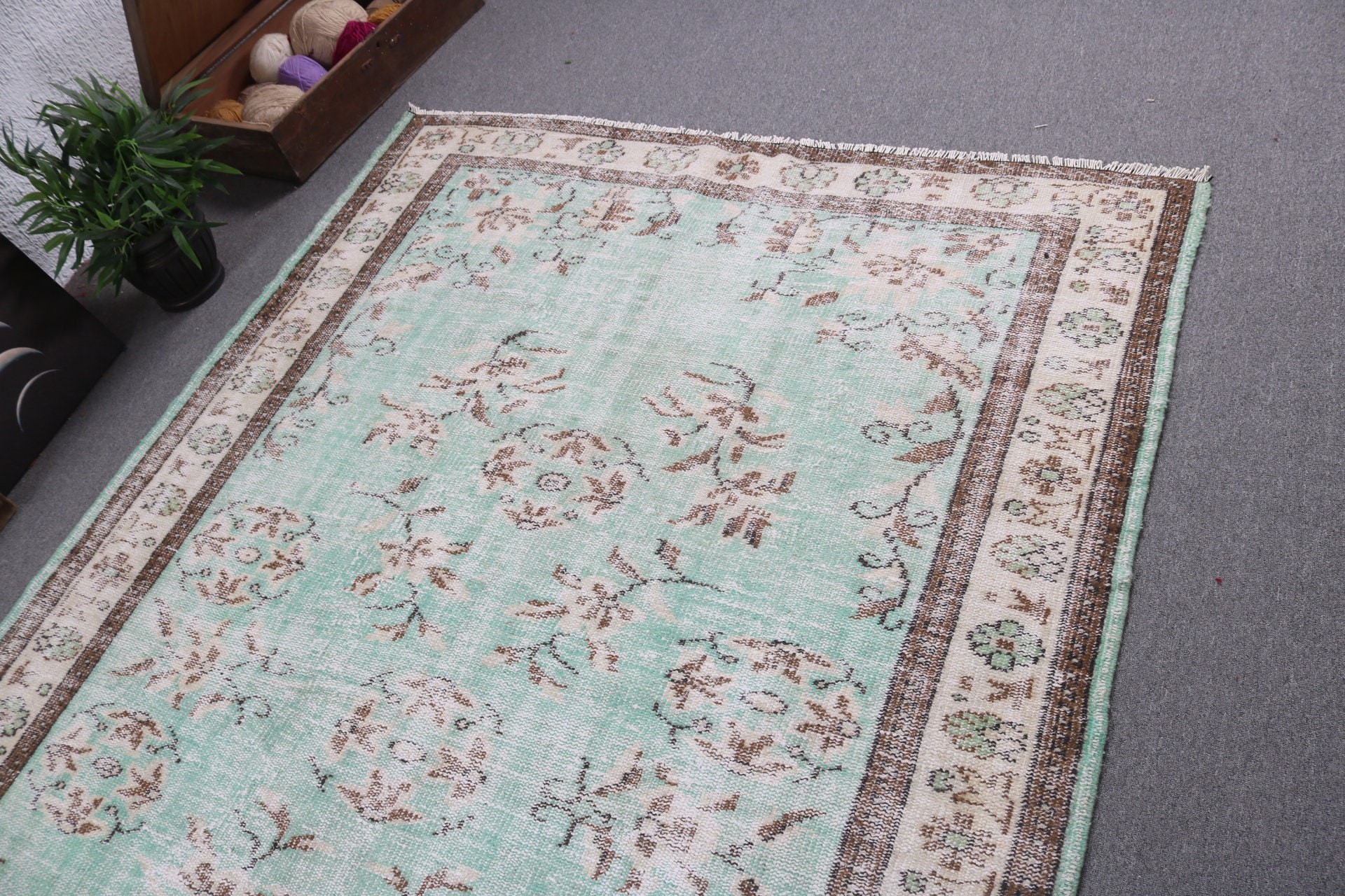 Vintage Halılar, 5.6x8.4 ft Büyük Halı, Yeşil Zemin Halısı, Büyük Boho Halıları, Oushak Halıları, Lüks Halılar, Yemek Odası Halıları, Türk Halısı