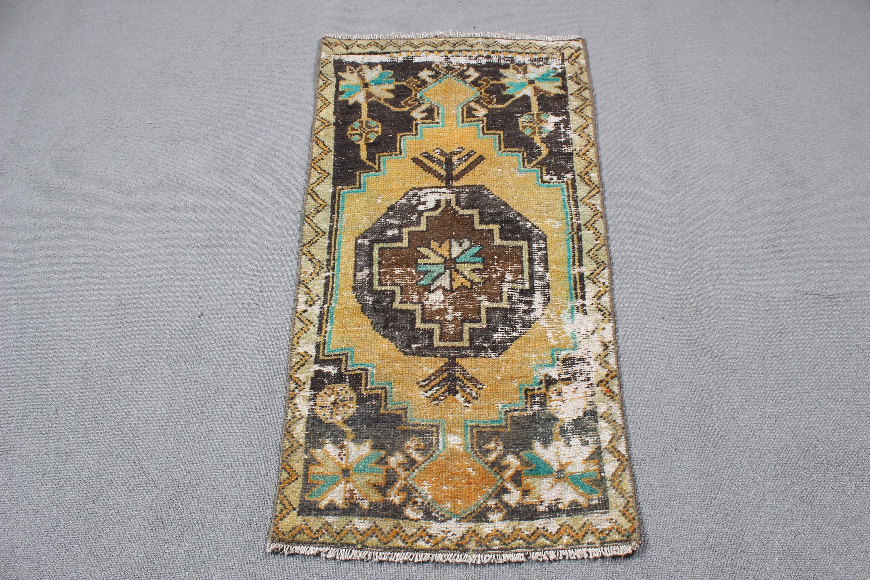 Vintage Halı, Küçük Vintage Halı, Yer Halısı, 1.9x3.5 ft Küçük Halı, Egzotik Halı, Çocuk Odası Halıları, Sarı Boho Halı, Ev Dekorasyonu Halıları, Türk Halıları