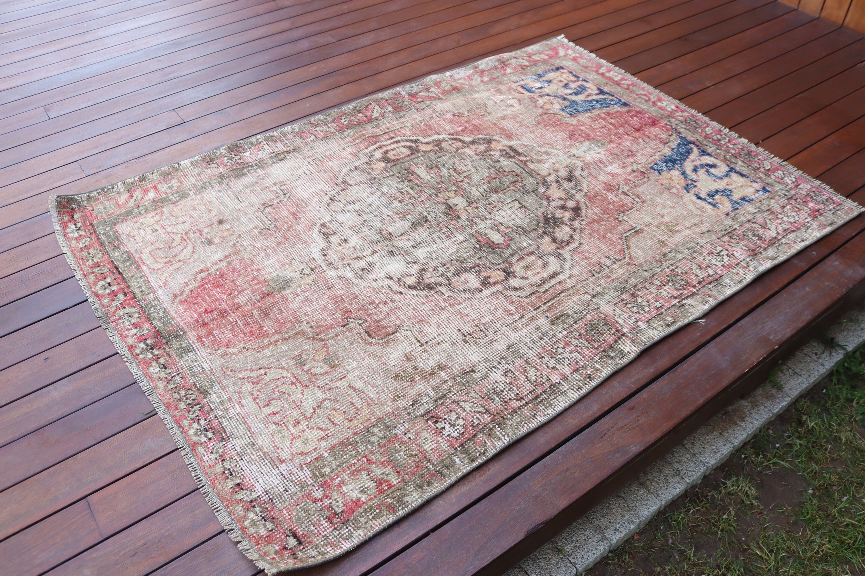 Vintage Rugs, Statement Rugs, Turkish Rugs, Anatolian Rug, Red Boho Rug, Decorative Rug, 3.8x5.1 ft Accent Rugs, Aztec Rugs, Bedroom Rugs