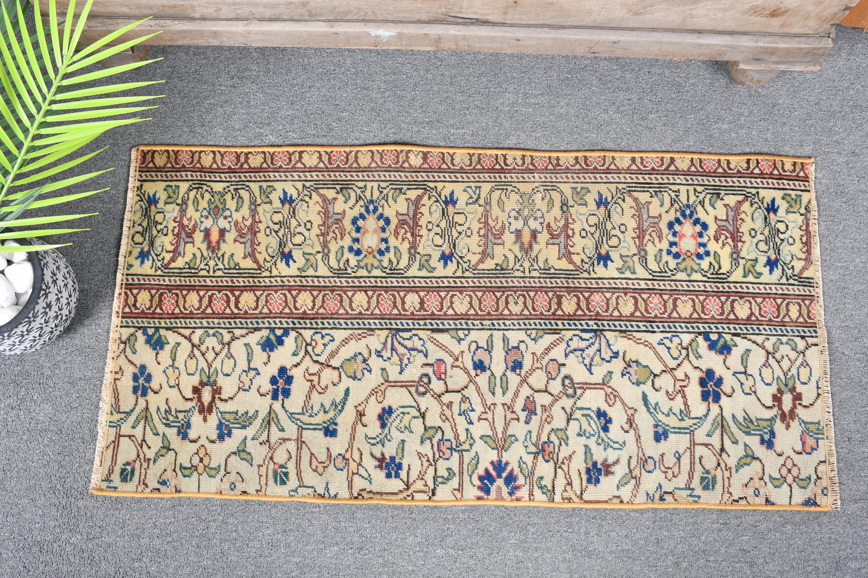 Sarı 1.6x3.2 ft Küçük Halı, Anadolu Halıları, Araba Paspası Halıları, Türk Halıları, Mutfak Halısı, Vintage Halı, Banyo Halısı, Oushak Halısı