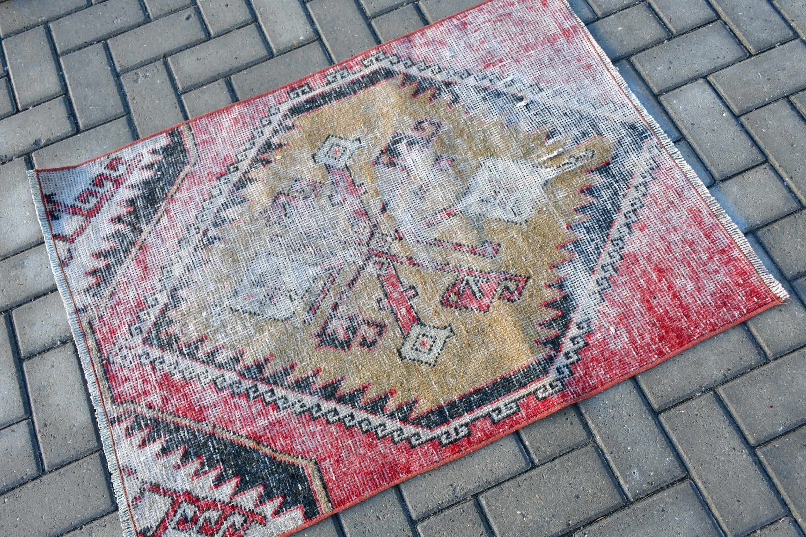 Türk Halıları, 2.6x3.5 ft Küçük Halı, Vintage Halılar, Kapı Paspası Halıları, Kırmızı Yün Halı, Soğuk Halı, Araba Paspas Halıları, Mutfak Halıları