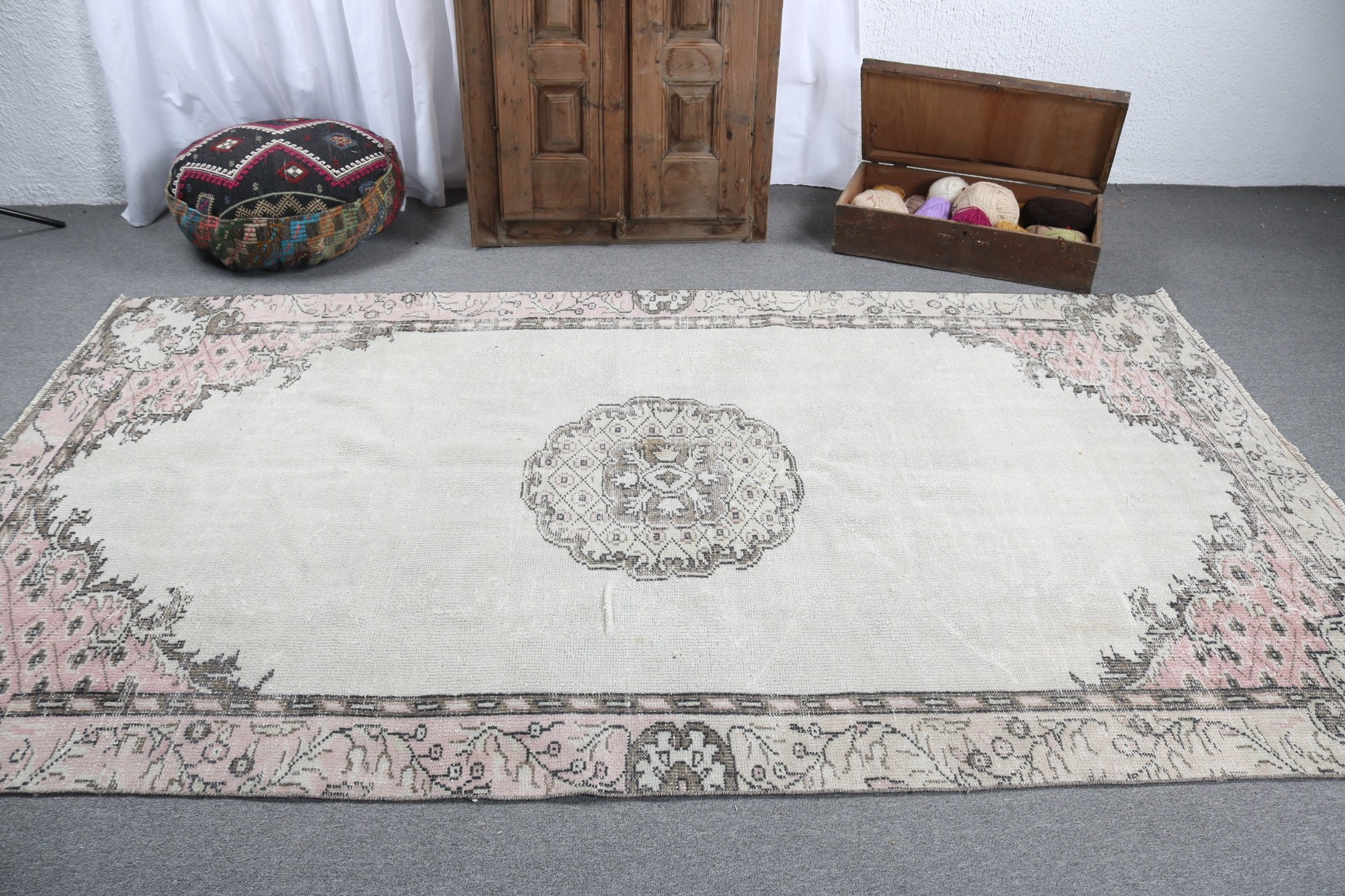 Modern Rugs, Large Oushak Rugs, 5.4x9.4 ft Large Rug, Vintage Rugs, Neutral Rug, Green Oriental Rugs, Bohemian Rug, Turkish Rug, Salon Rugs