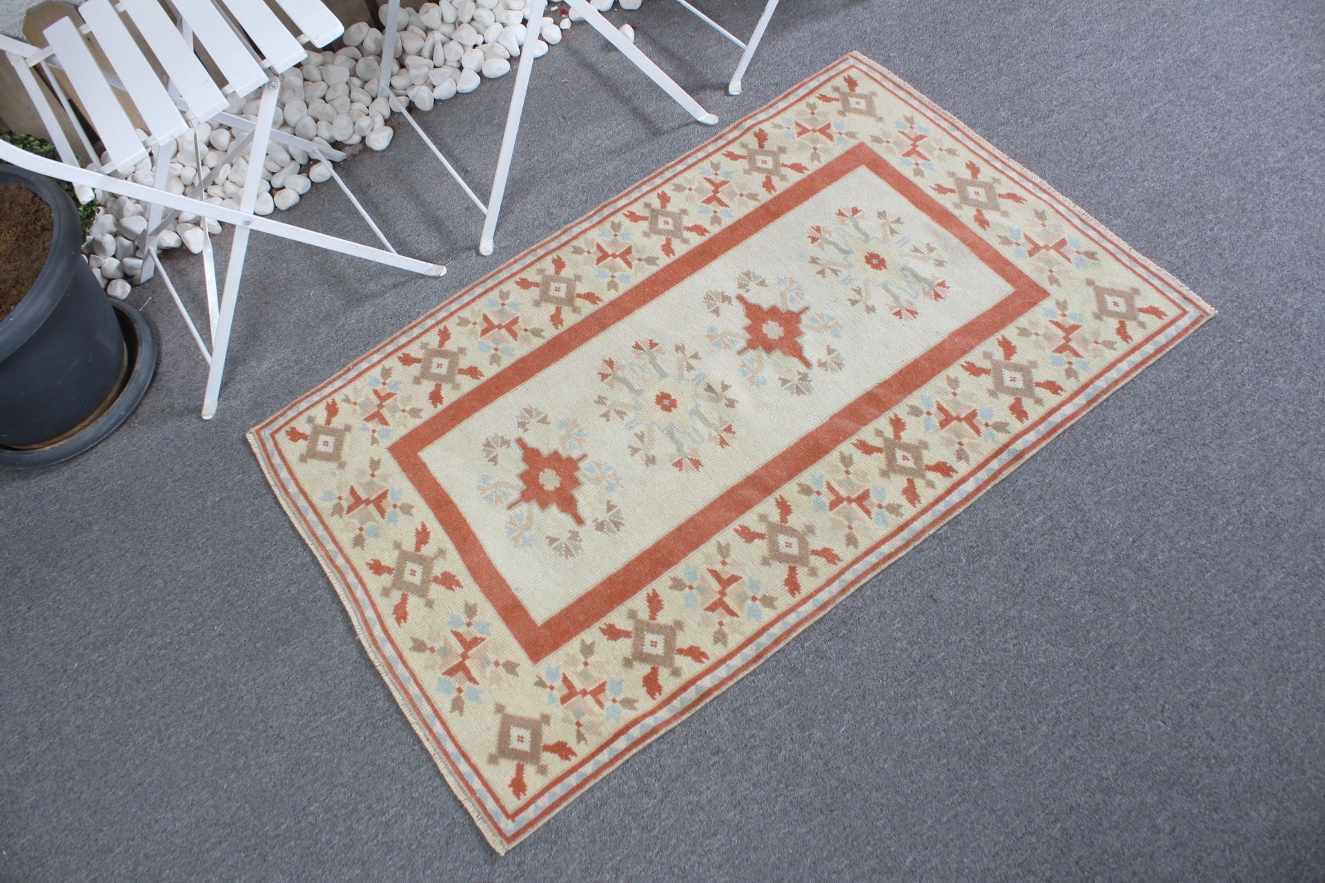 Beige Anatolian Rug, Bedroom Rug, 2.5x3.9 ft Small Rug, Nursery Rug, Bathroom Rug, Rugs for Bath, Oushak Rug, Vintage Rug, Turkish Rug