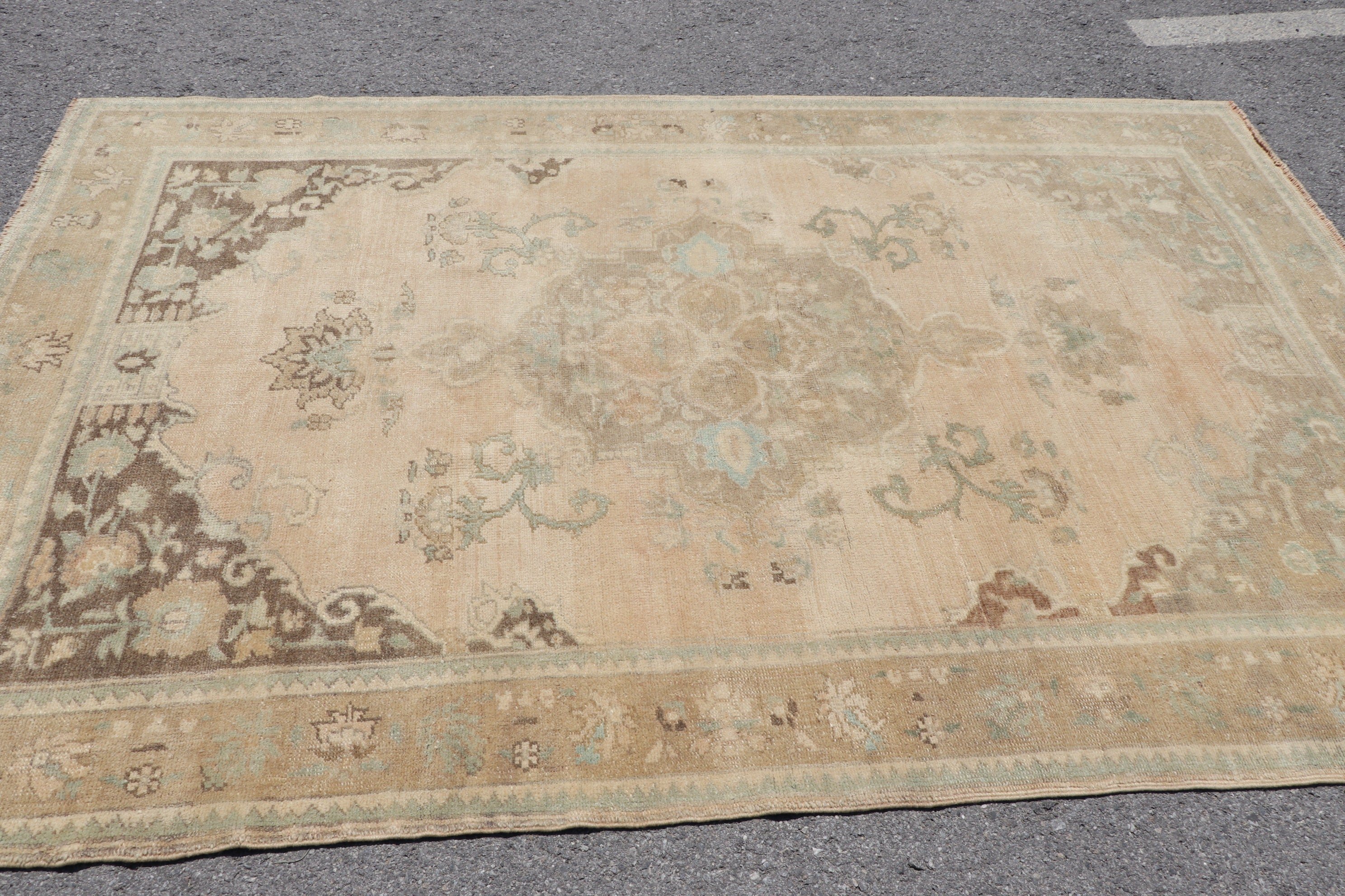 Antique Rug, Floor Rug, 5.6x8.5 ft Large Rug, Bedroom Rug, Kitchen Rug, Beige Oushak Rug, Turkish Rugs, Vintage Rug, Dining Room Rug