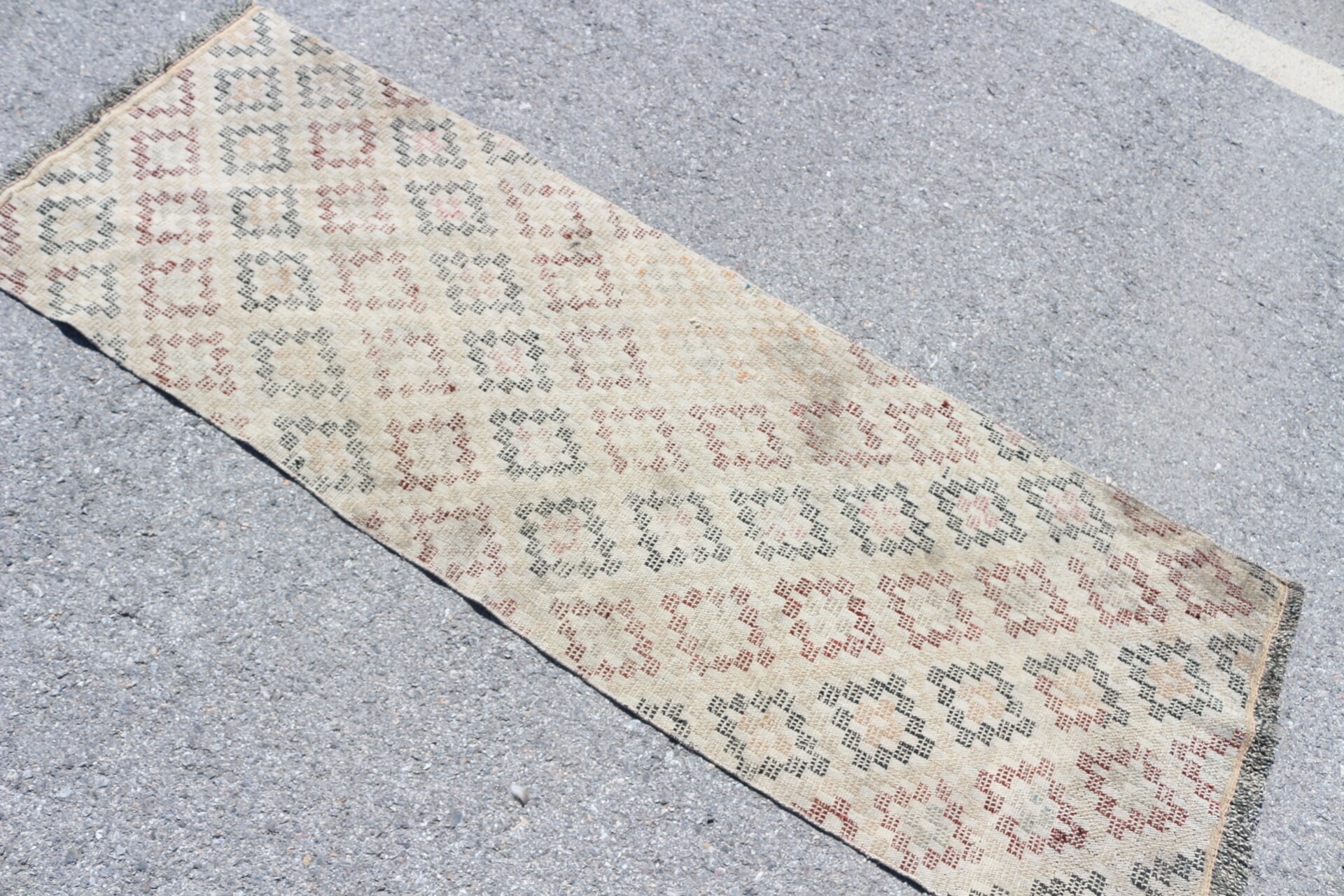 Sevimli Halı, Vintage Halılar, Bej Soğuk Halı, 2.1x6 ft Runner Halısı, Runner Halıları, Kilim, Oushak Halısı, Türk Halıları, Koridor Halısı, Anadolu Halıları