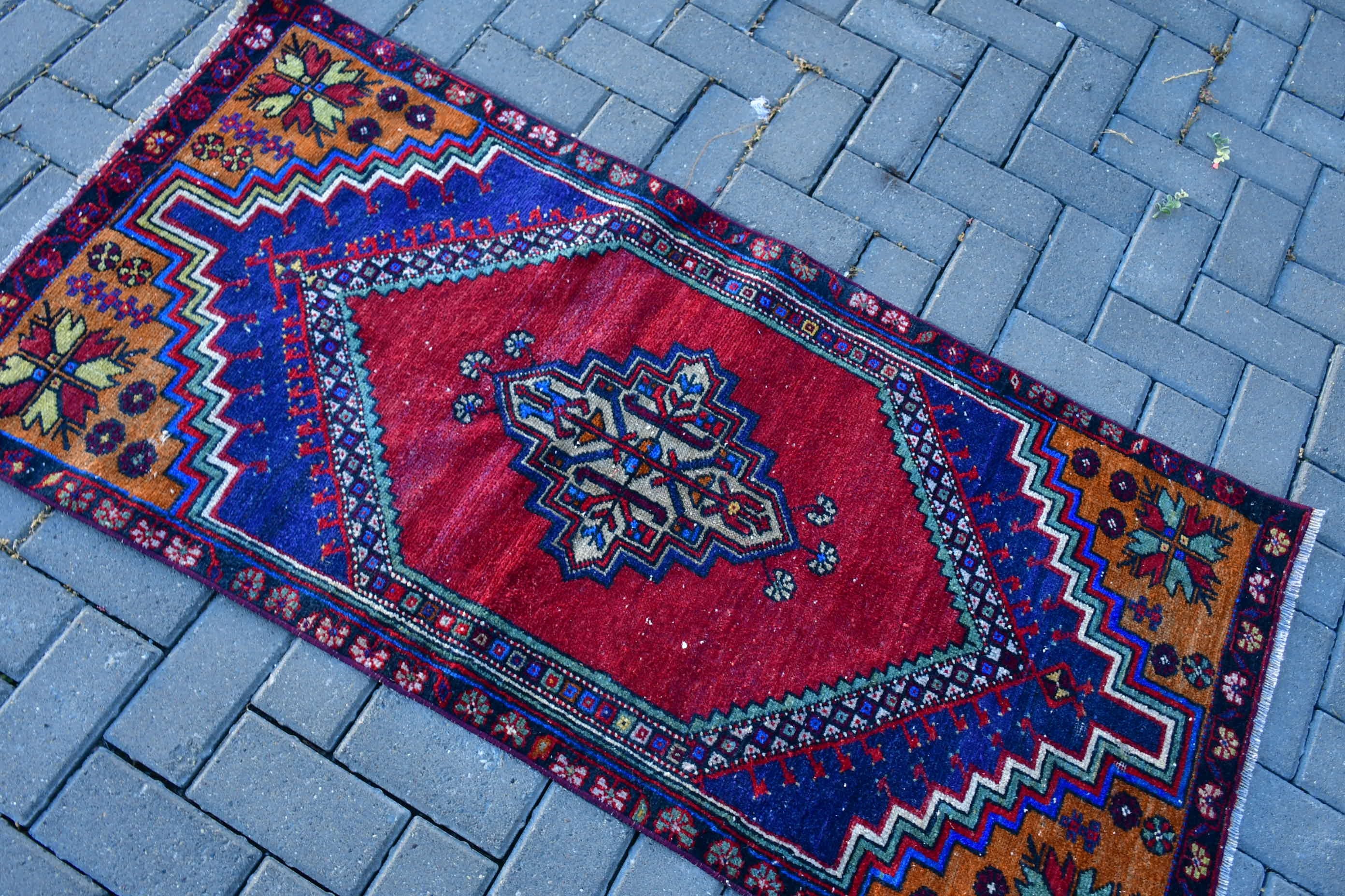 Kırmızı Oryantal Halı, 2.4x4.9 ft Küçük Halı, Banyo Halısı, Antika Halılar, Havalı Halılar, Türk Halıları, Mutfak Halısı, Yatak Odası Halıları, Vintage Halılar