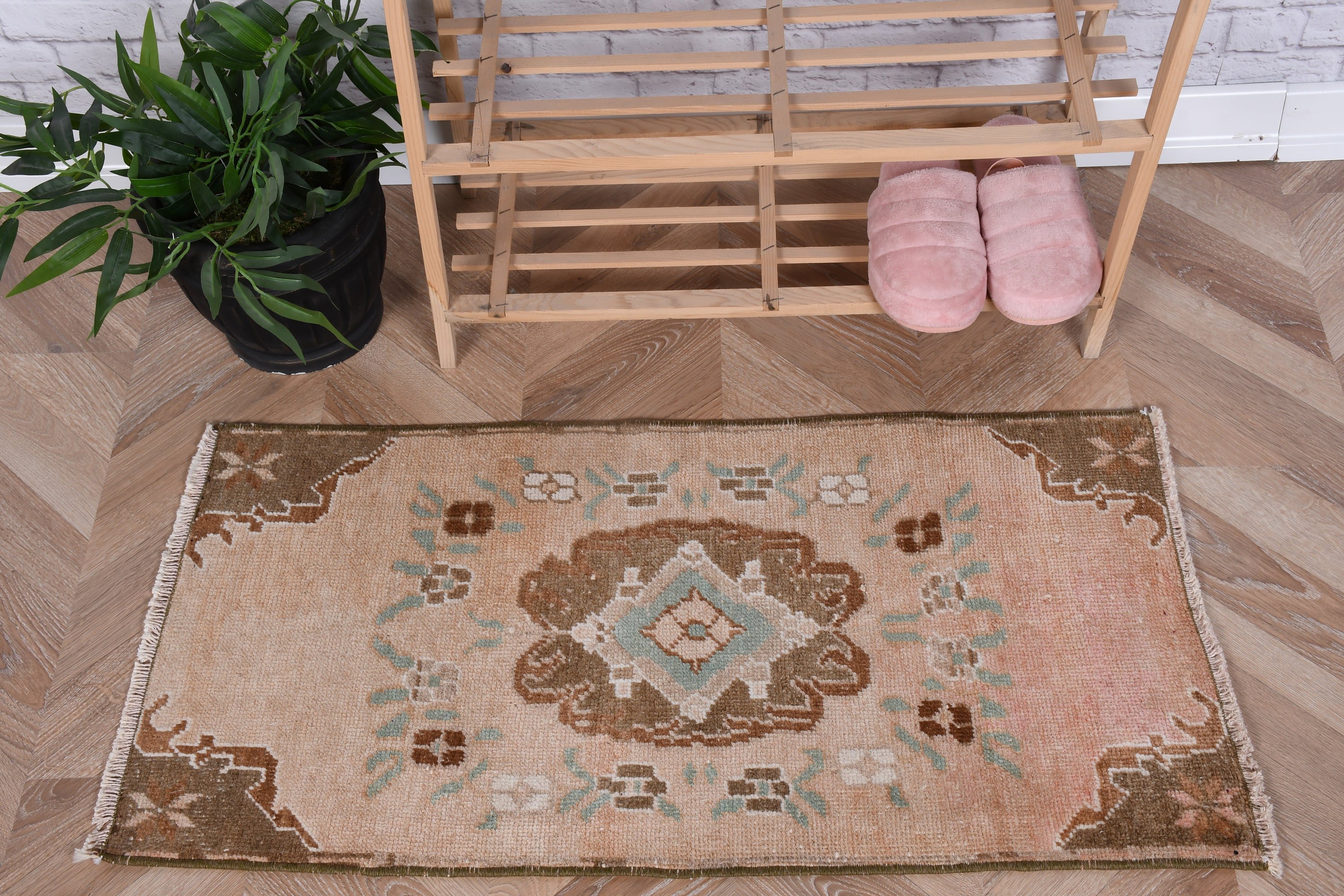 Turkish Rug, Dorm Rugs, Bedroom Rug, Home Decor Rug, Vintage Rug, Oriental Rug, Kitchen Rug, Brown  1.4x2.9 ft Small Rug