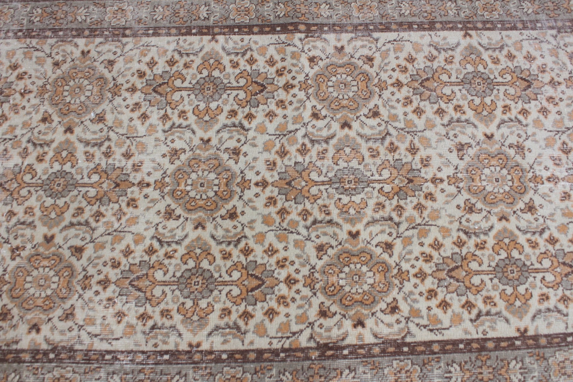 Yün Halı, Eski Halı, Türk Halıları, Mutfak Halısı, Yatak Odası Halıları, Oushak Halısı, 3,7x6,8 ft Alan Halısı, Vintage Halı, Yer Halıları, Kahverengi Antika Halı