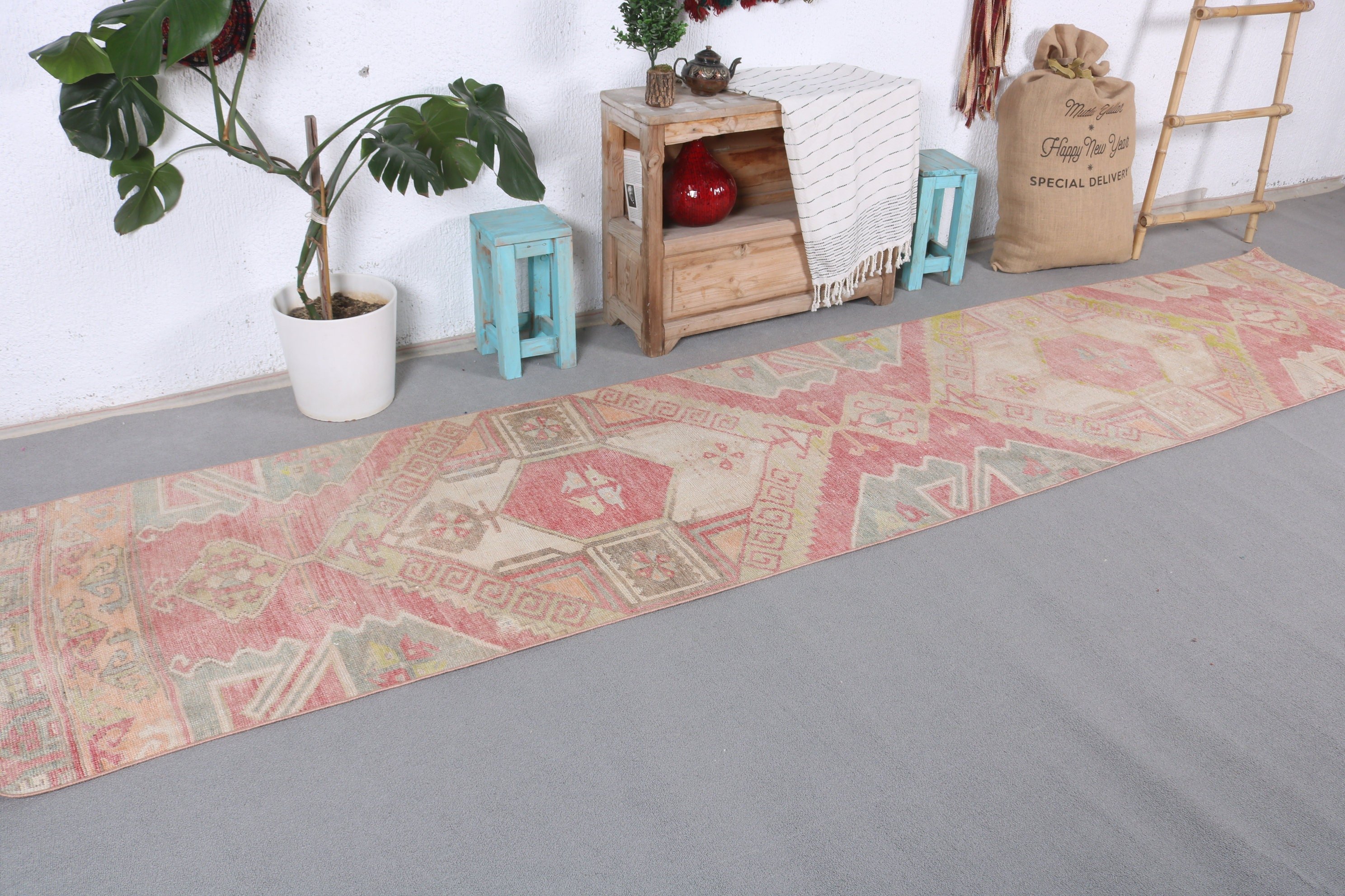 2.6x12.6 ft Runner Halıları, Kırmızı Soğuk Halı, Antika Kilimler, Yatak Odası Halısı, Türk Halıları, Mutfak Halıları, Vintage Halı, Eskitilmiş Halı, Runner Halıları