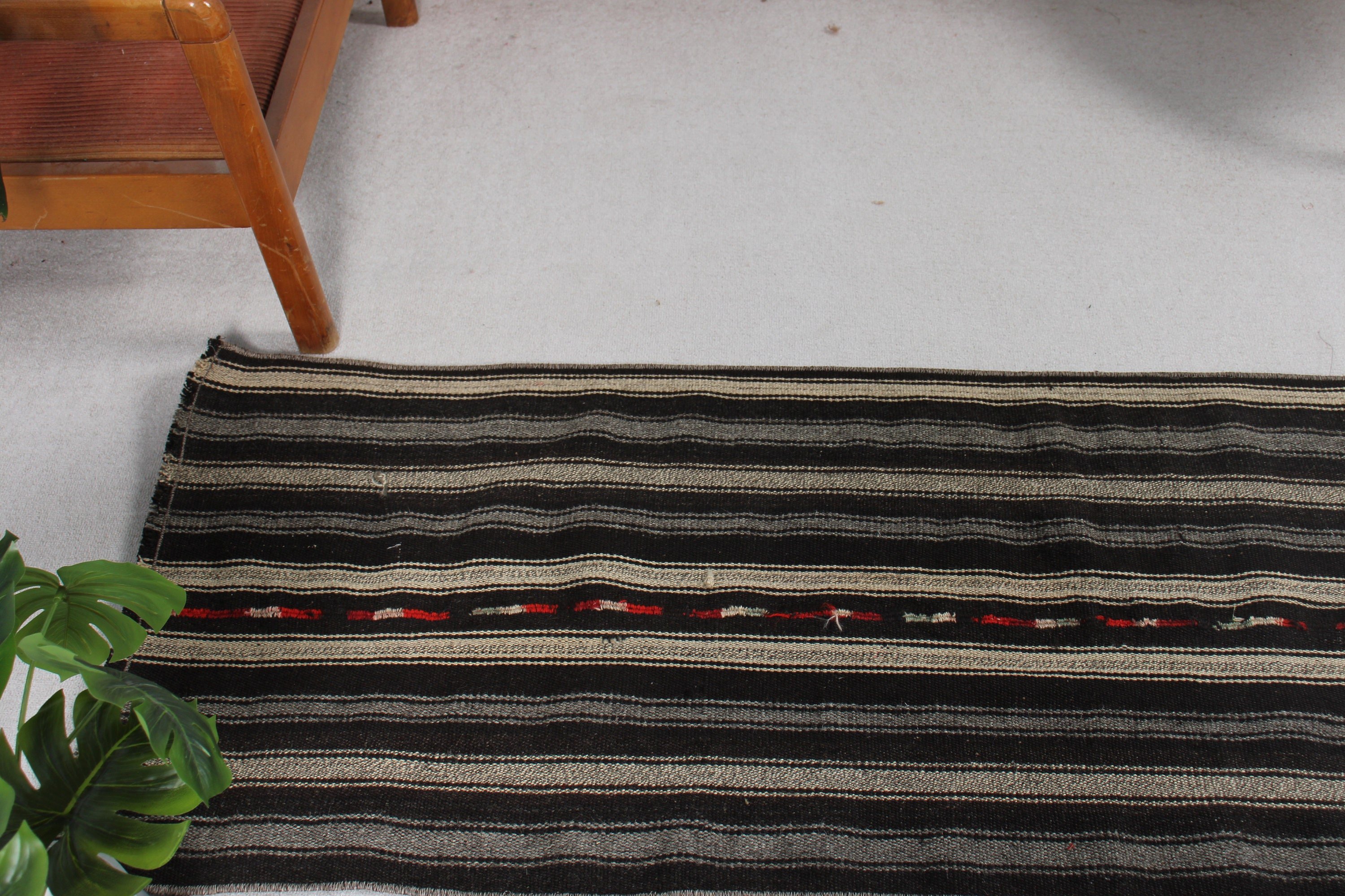 Açıklama Halısı, Vintage Halılar, Lüks Halılar, Uzun Yolluk Halıları, 2x6.5 ft Yolluk Halıları, Türk Halıları, Vintage Yolluk Halıları, Kilim, Siyah Soğuk Halı