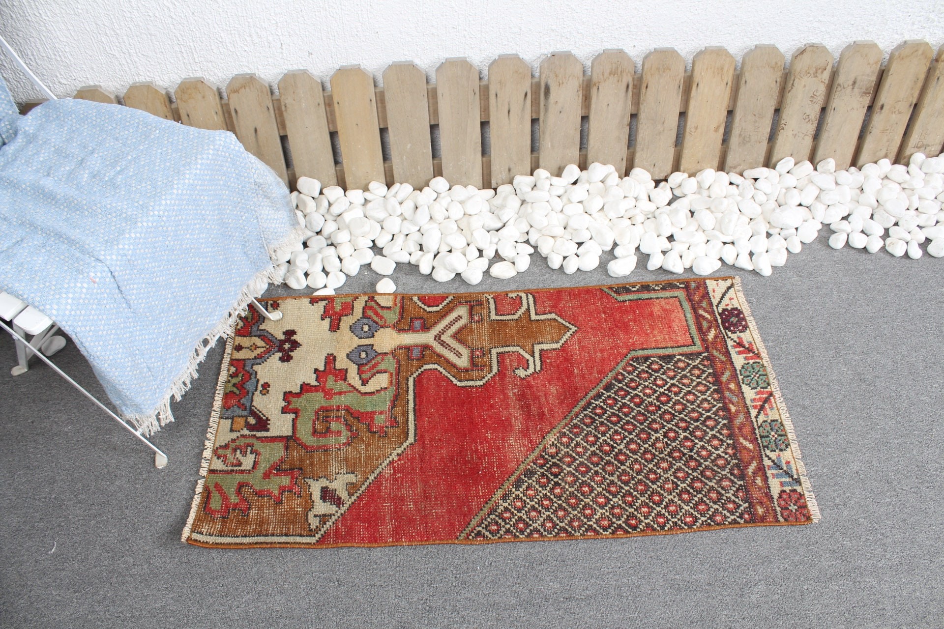 Banyo Halıları, Kırmızı 1.8x3.5 ft Küçük Halı, Vintage Halı, Türk Halısı, Çocuk Odası Halıları, Duvara Asılı Halılar, Yün Halı, Havalı Halı