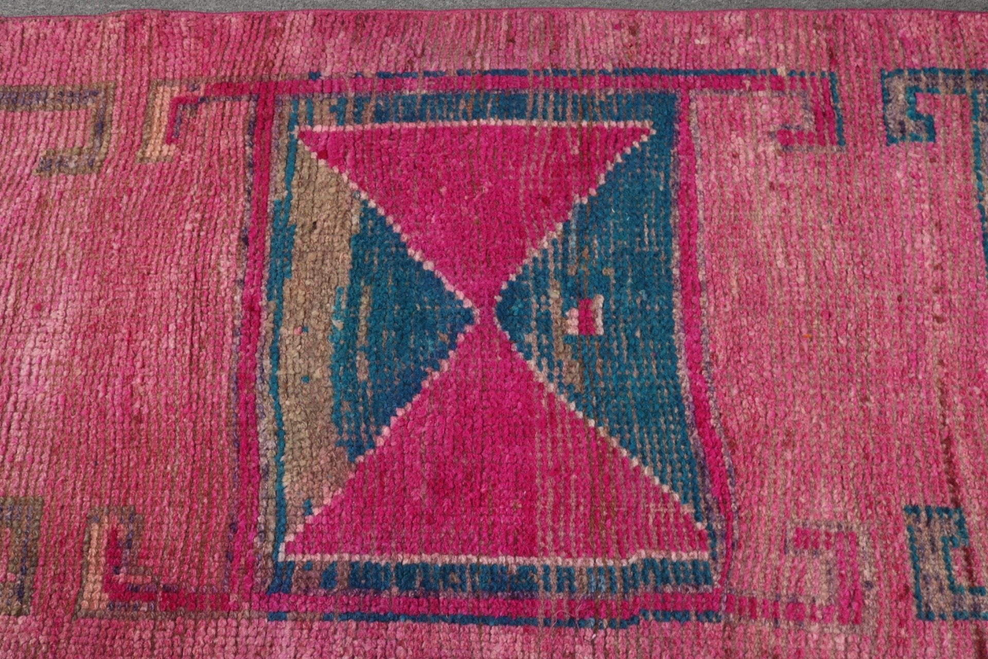 Anadolu Halısı, Beni Ourain Runner Halıları, Türk Halısı, Açıklama Halıları, Pembe Havalı Halılar, 2,7x8,8 ft Runner Halısı, Vintage Halı, Koridor Halıları