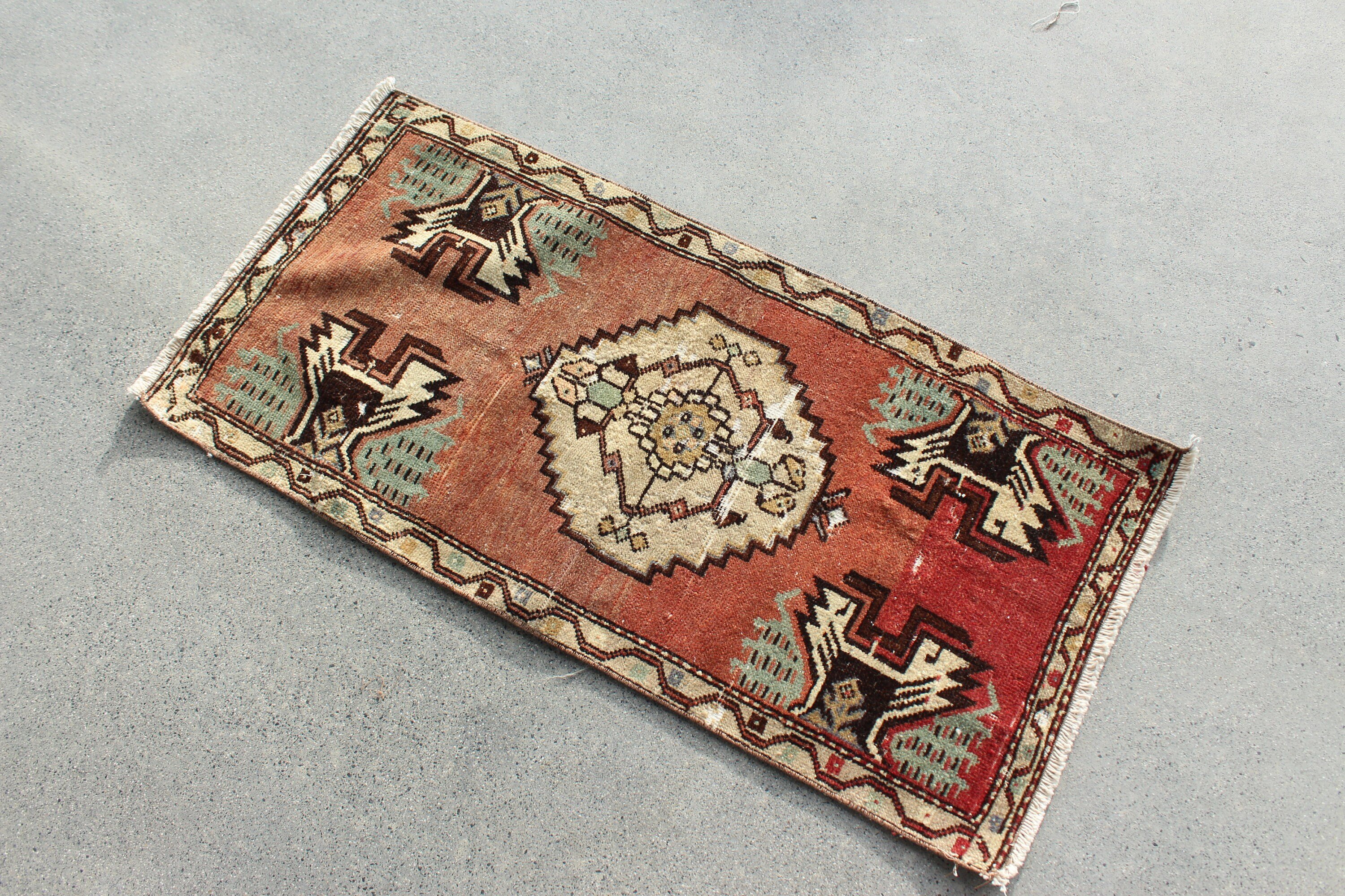 Araba Paspas Halısı, Vintage Halılar, Havalı Halılar, Banyo Halısı, Türk Halıları, Duvara Asma Halılar, Antika Halı, 1.6x3.2 ft Küçük Halı, Kahverengi Soğuk Halı