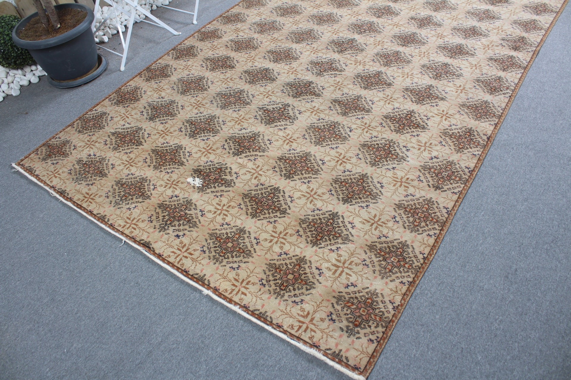 Brown Anatolian Rug, Turkish Rug, Vintage Rug, 5.6x9.1 ft Large Rug, Dining Room Rug, Rugs for Living Room, Floor Rug, Cool Rug, Salon Rug