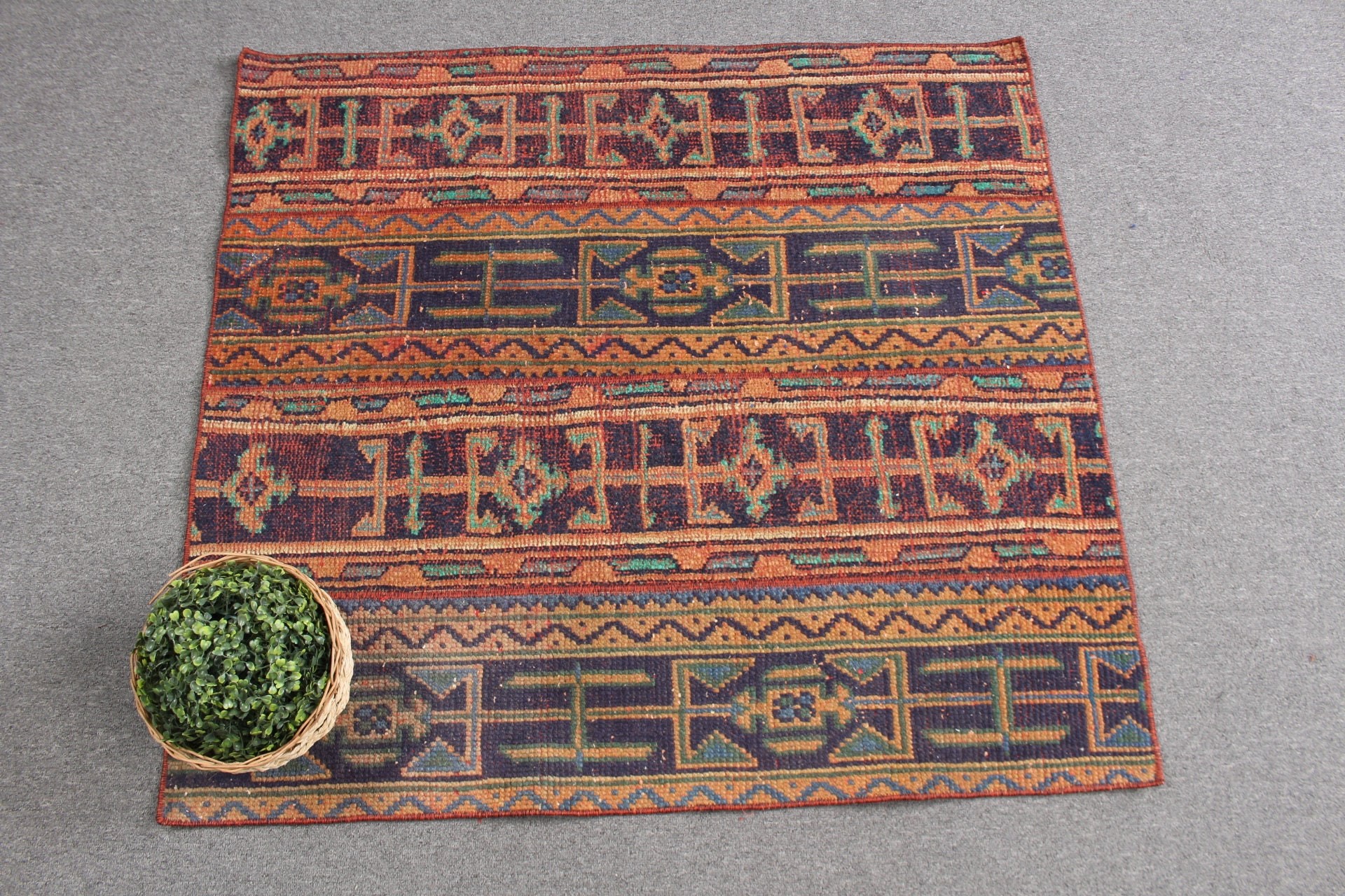 3.4x3.7 ft Küçük Halı, Araba Paspas Halıları, Türkiye Halısı, Türk Halısı, Vintage Halılar, Havalı Halılar, Mavi Fas Halısı, Duvara Asılı Halılar, Antika Halı