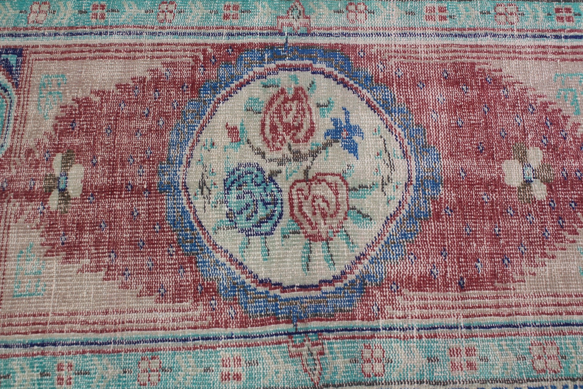 Fas Halısı, Banyo Halısı, 2.7x4.9 ft Küçük Halı, Oushak Halıları, Yatak Odası Halıları, Türk Halısı, Kırmızı Fas Halıları, Boho Halıları, Ofis Halısı, Vintage Halı