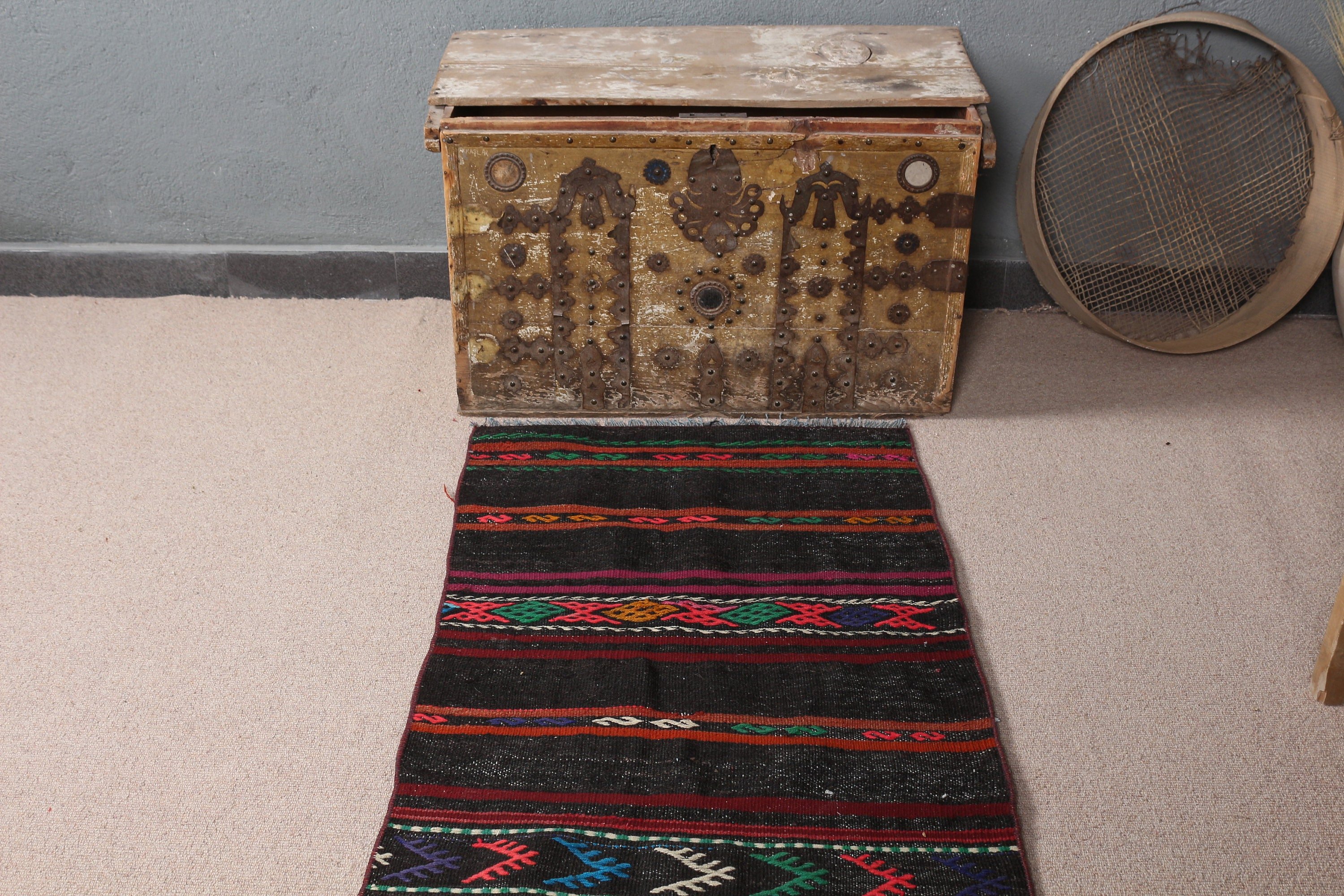 Çocuk Halısı, Vintage Halılar, Kilim, Ev Dekorasyonu Halıları, Araba Paspas Halısı, Yün Halı, Organik Halılar, Türk Halısı, Siyah Yün Halı, 2,4x4,1 ft Küçük Halılar